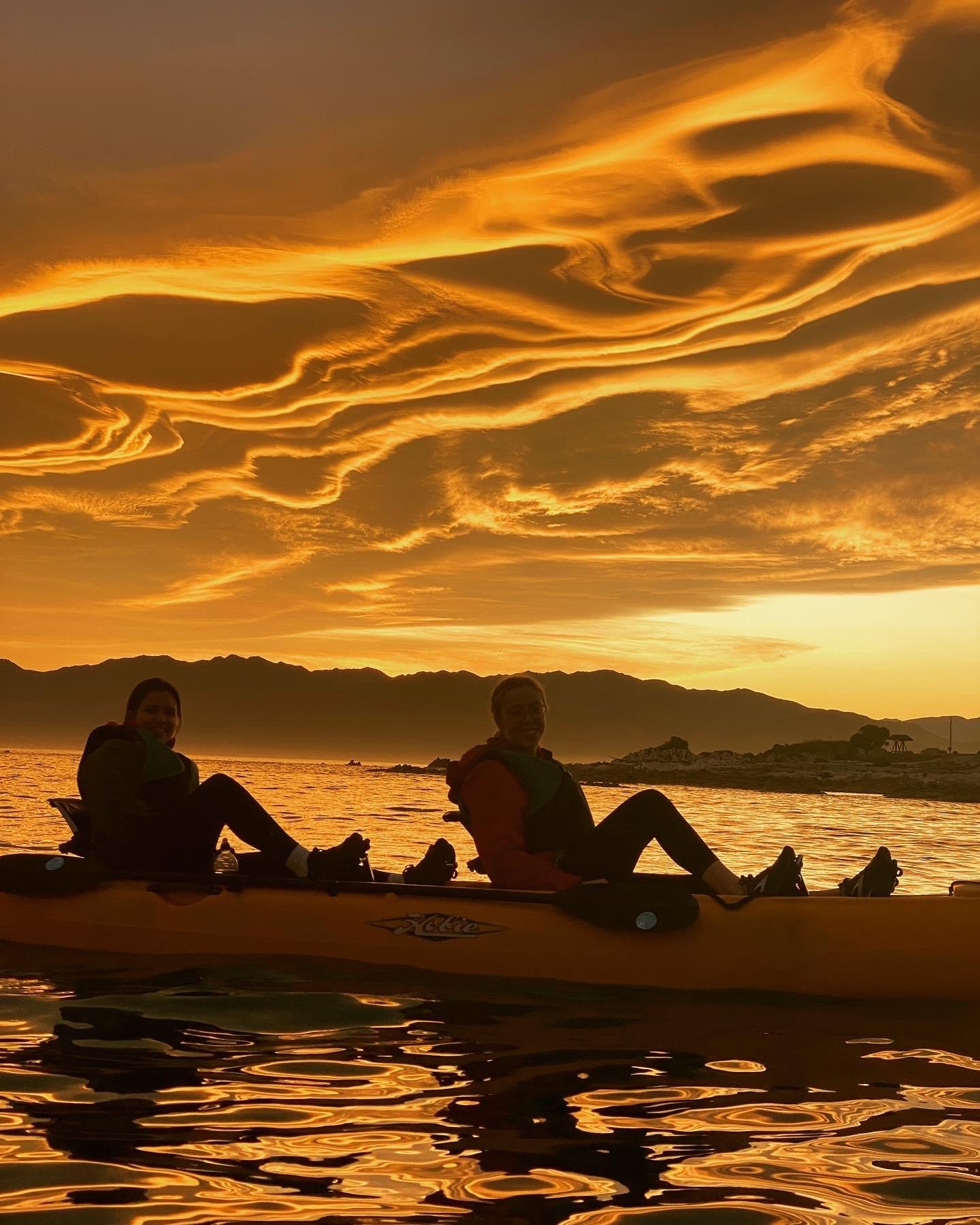 Kaikōura Sunset Kayak Adventure with Seal Encounters