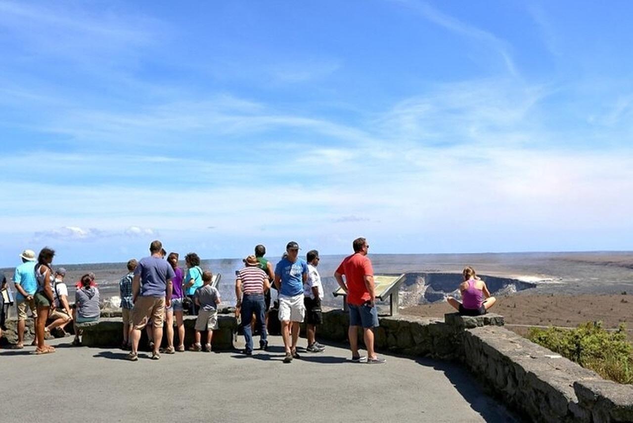 Big Island Hawaii Volcano Day tour from Oahu and Hotel PU — Kilauea and Hawaii Volcanoes National Park scenery (3)