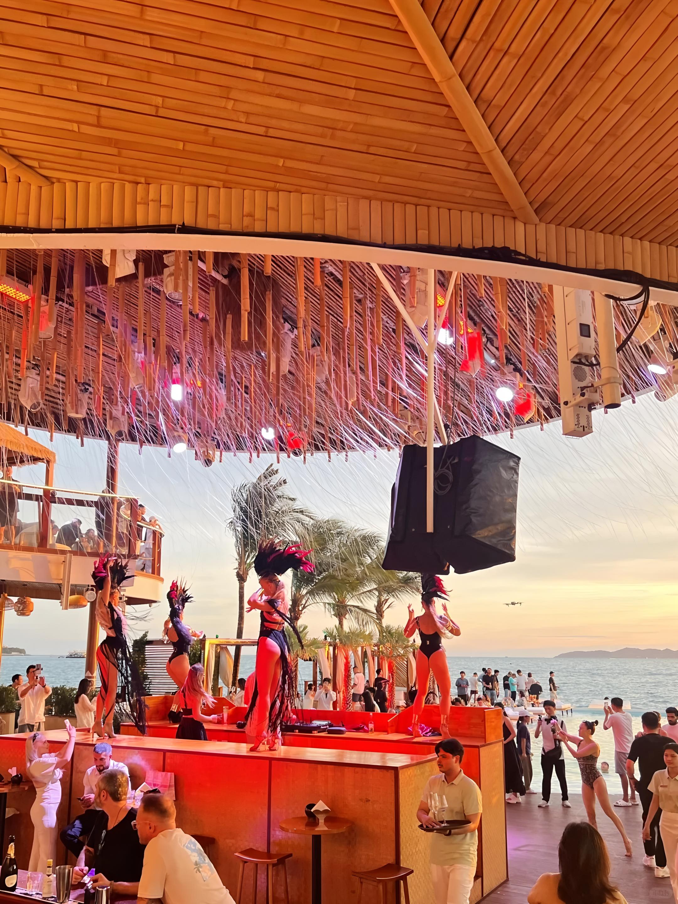 Sina Beach Floating Club: Pattaya Day Pass