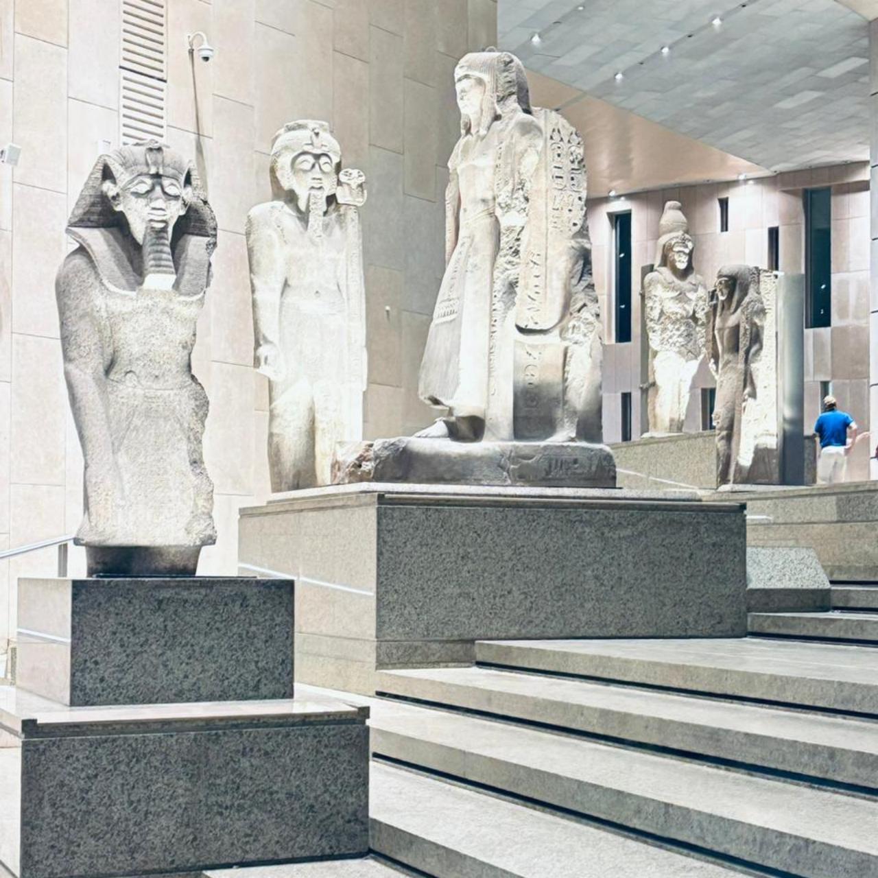 Sharm El Sheikh: Cairo Day Trip by Flight with Pyramids & GEM Museum