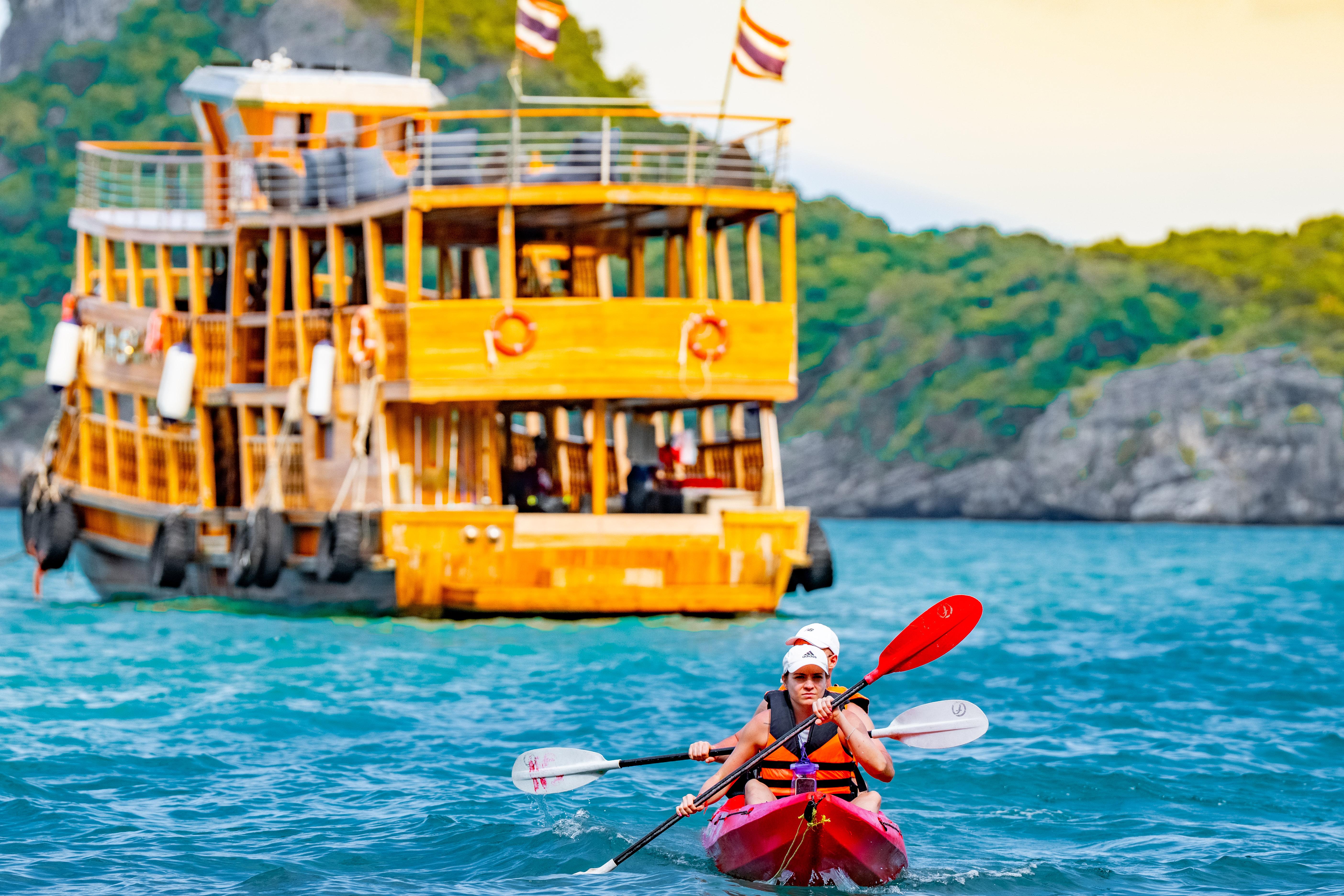 Mu Ko Ang Thong National Park Cruise & Optional Kayaking