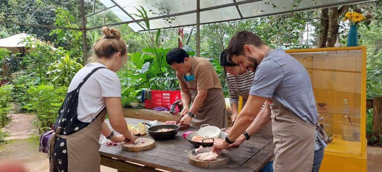 market tour in Dalat — photo 2