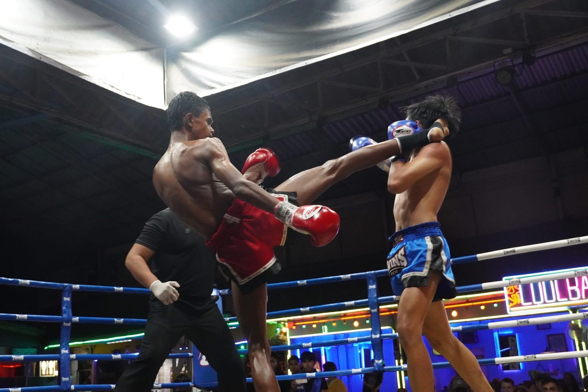 Chiang Mai: Loi Kroh Boxing Stadium Muay Thai Night Ticket