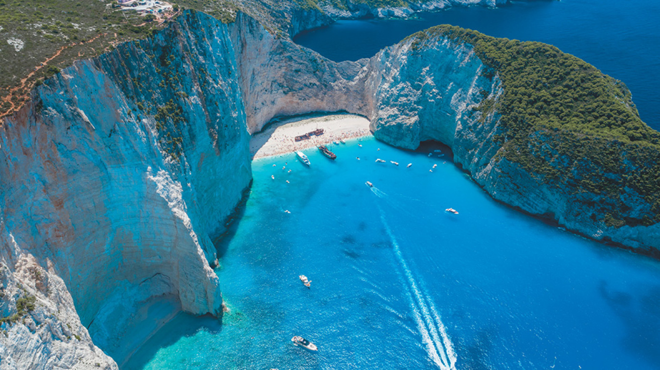 Kefalonia to Zakynthos: Shipwreck Beach & Blue Caves Crossing