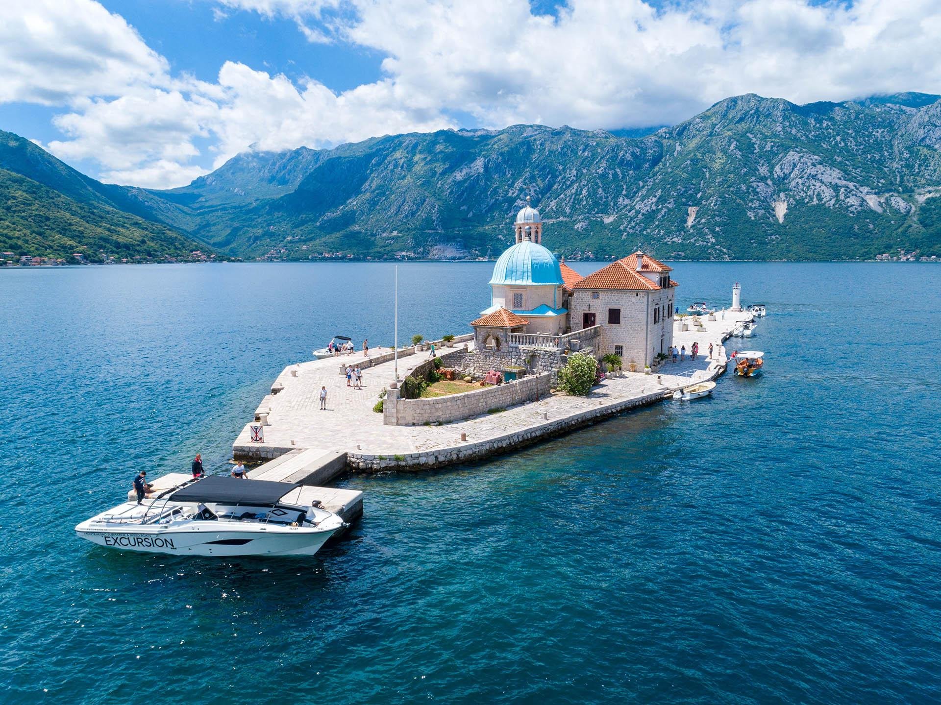 Kotor: Private VIP Speedboat Charter to Blue Cave