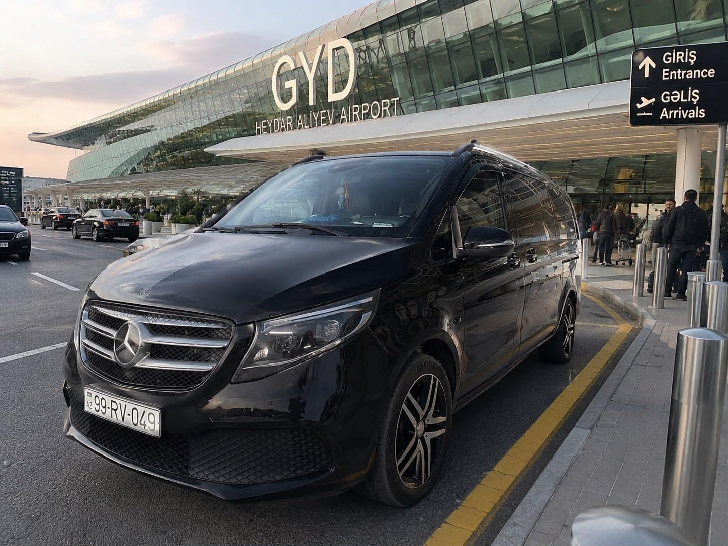 Private Airport Transfer with Guided Baku City Introduction