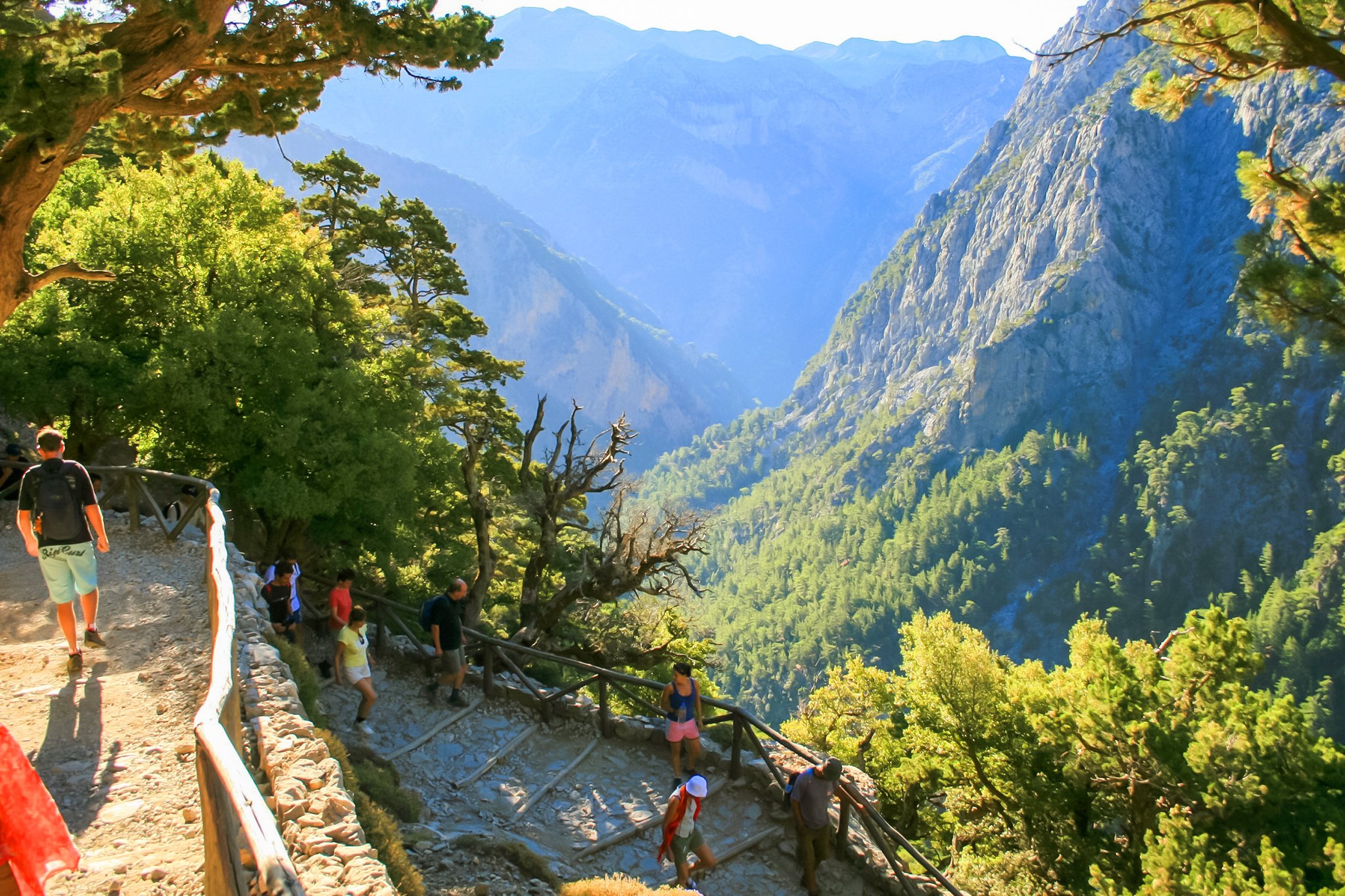 Samaria Gorge hike Crete — Xyloskalo descent, Iron Gates Sideroportes, kri-kri ibex, Agia Roumeli Libyan Sea — image 21