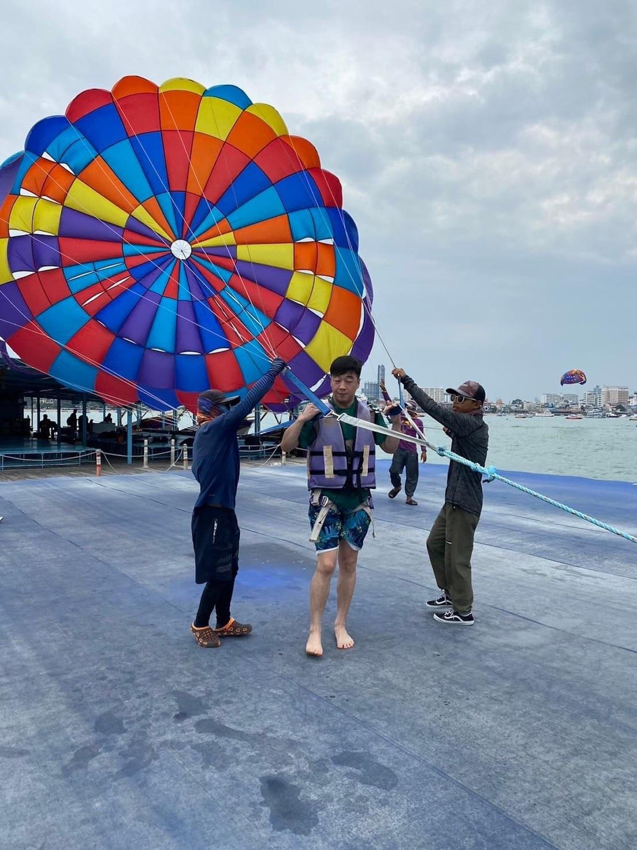 Pattaya to Coral Island: Speedboat & 4-Activity Day Trip