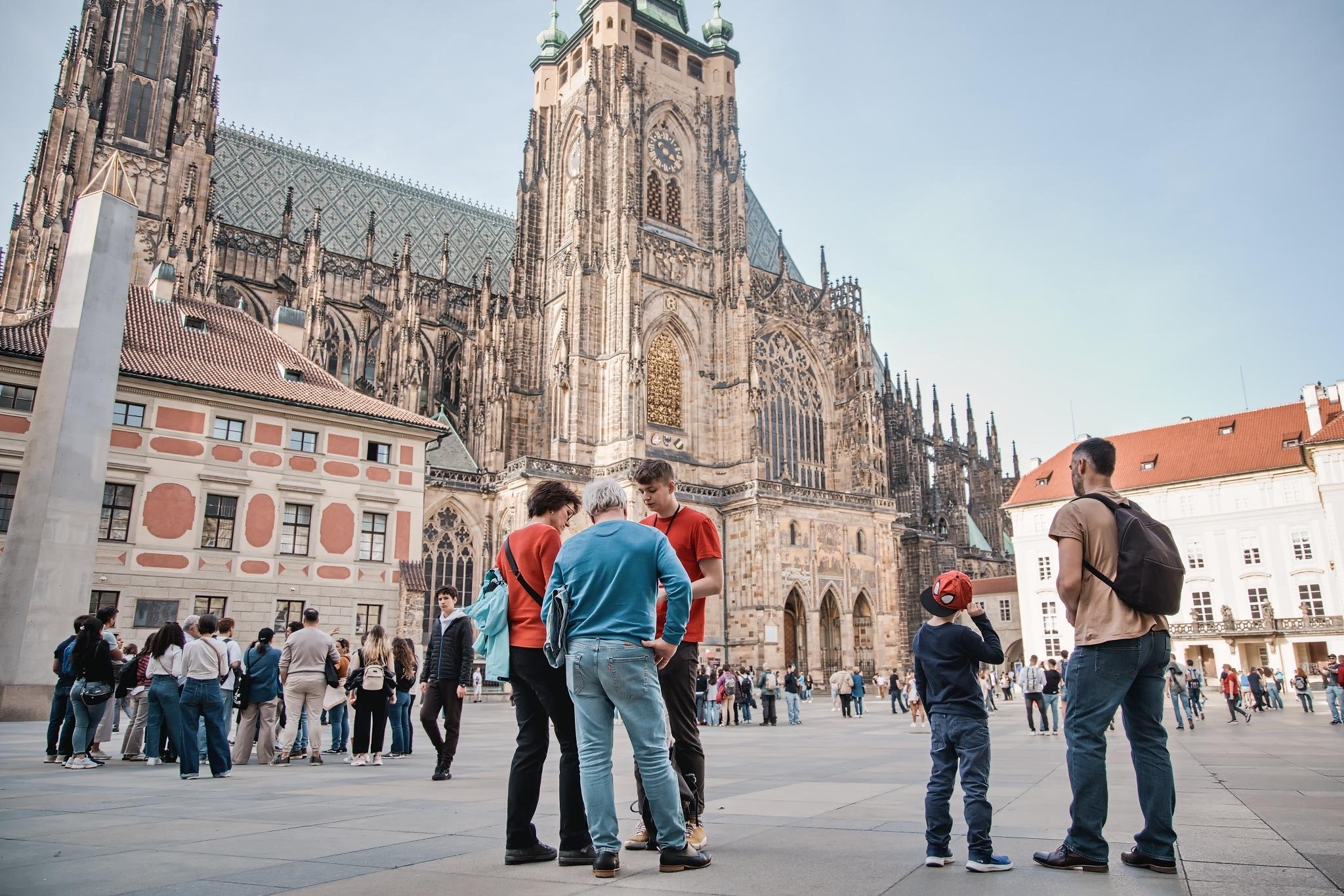 Full-Day Private Prague Tour with River Cruise & Lunch