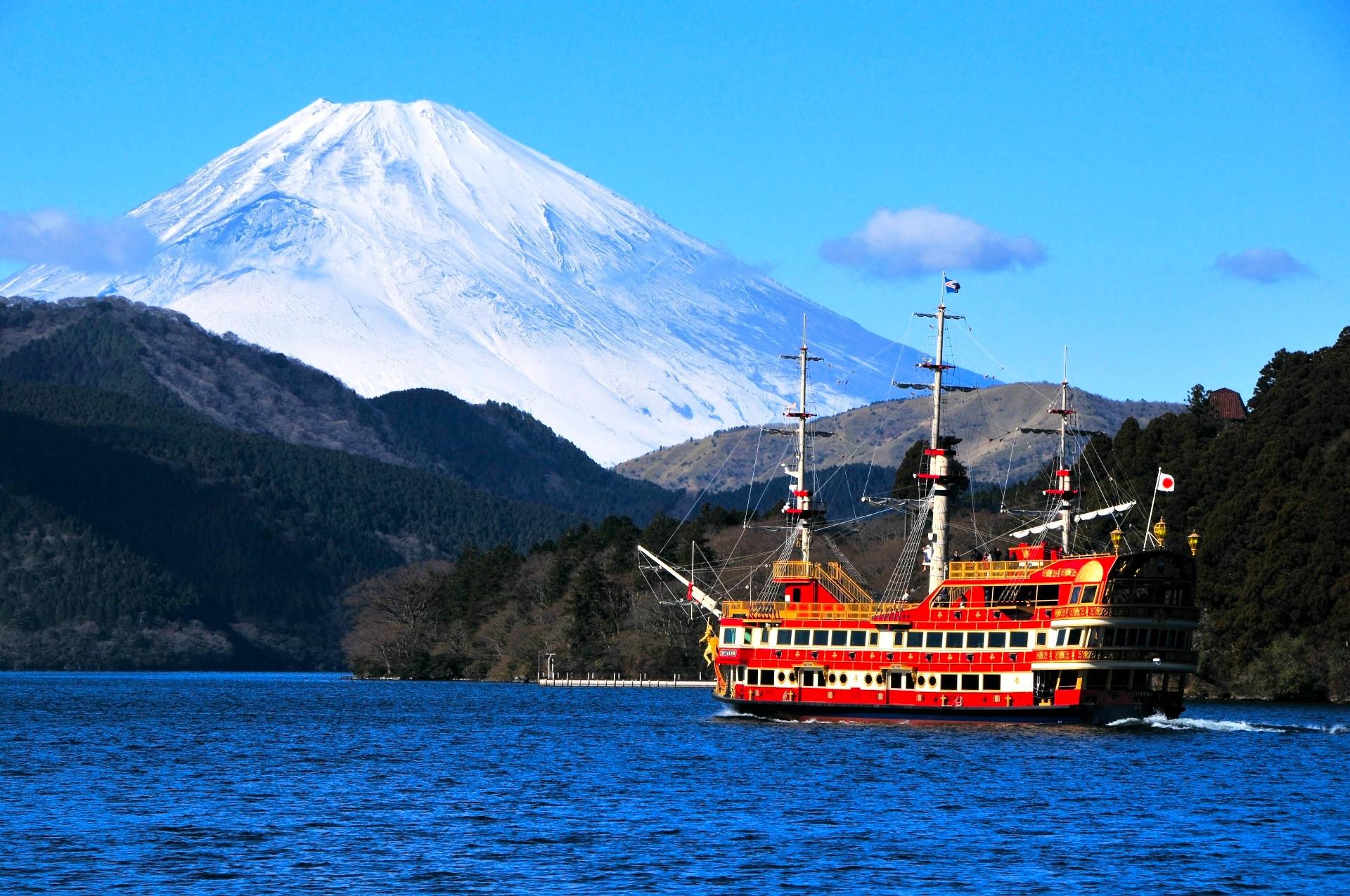 Mt. Fuji & Hakone Day Trip with Ropeway and Lake Cruise
