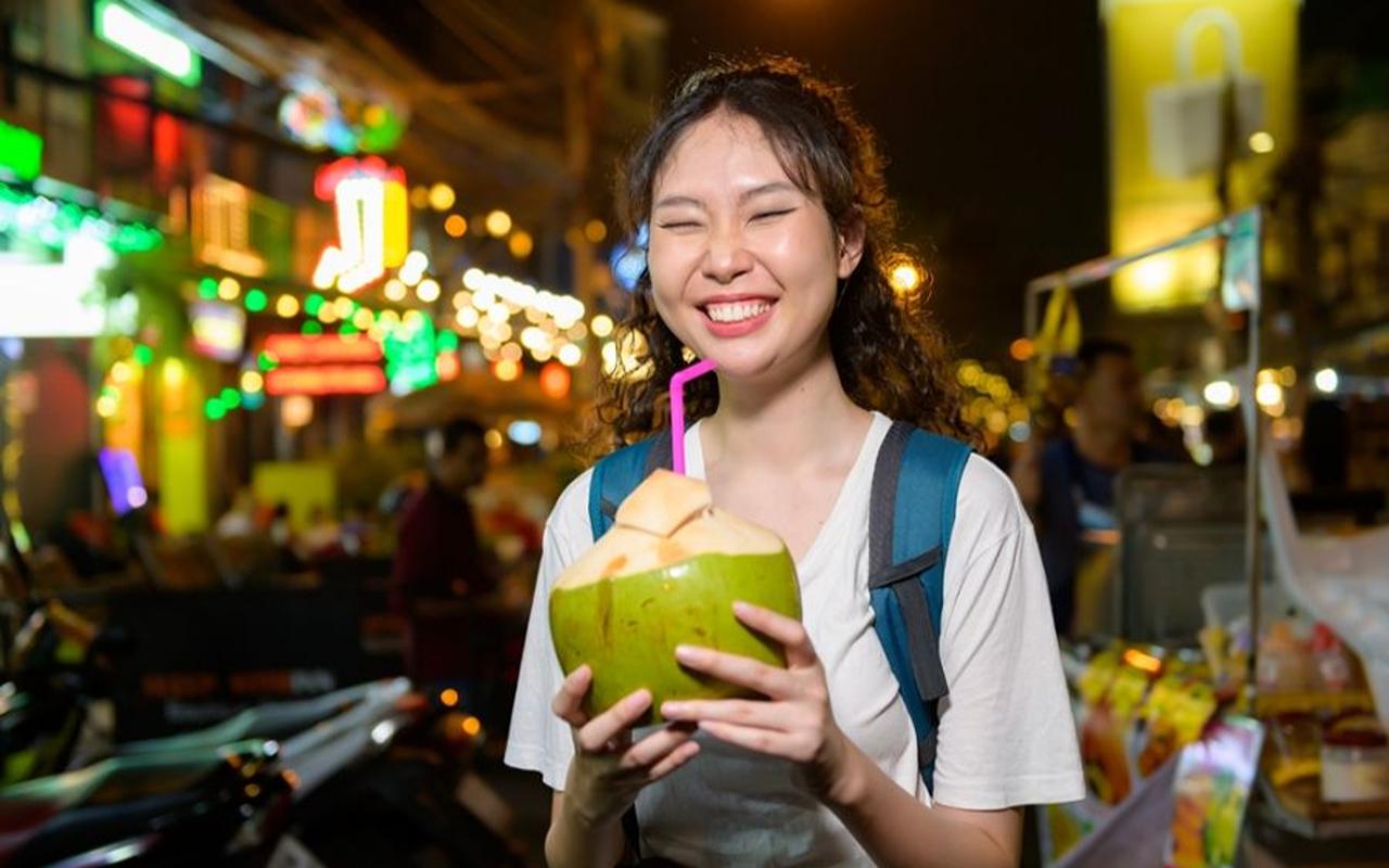 Bangkok Shore Excursion: Grand Palace, Wat Pho & Canal Cruise from Laem Chabang