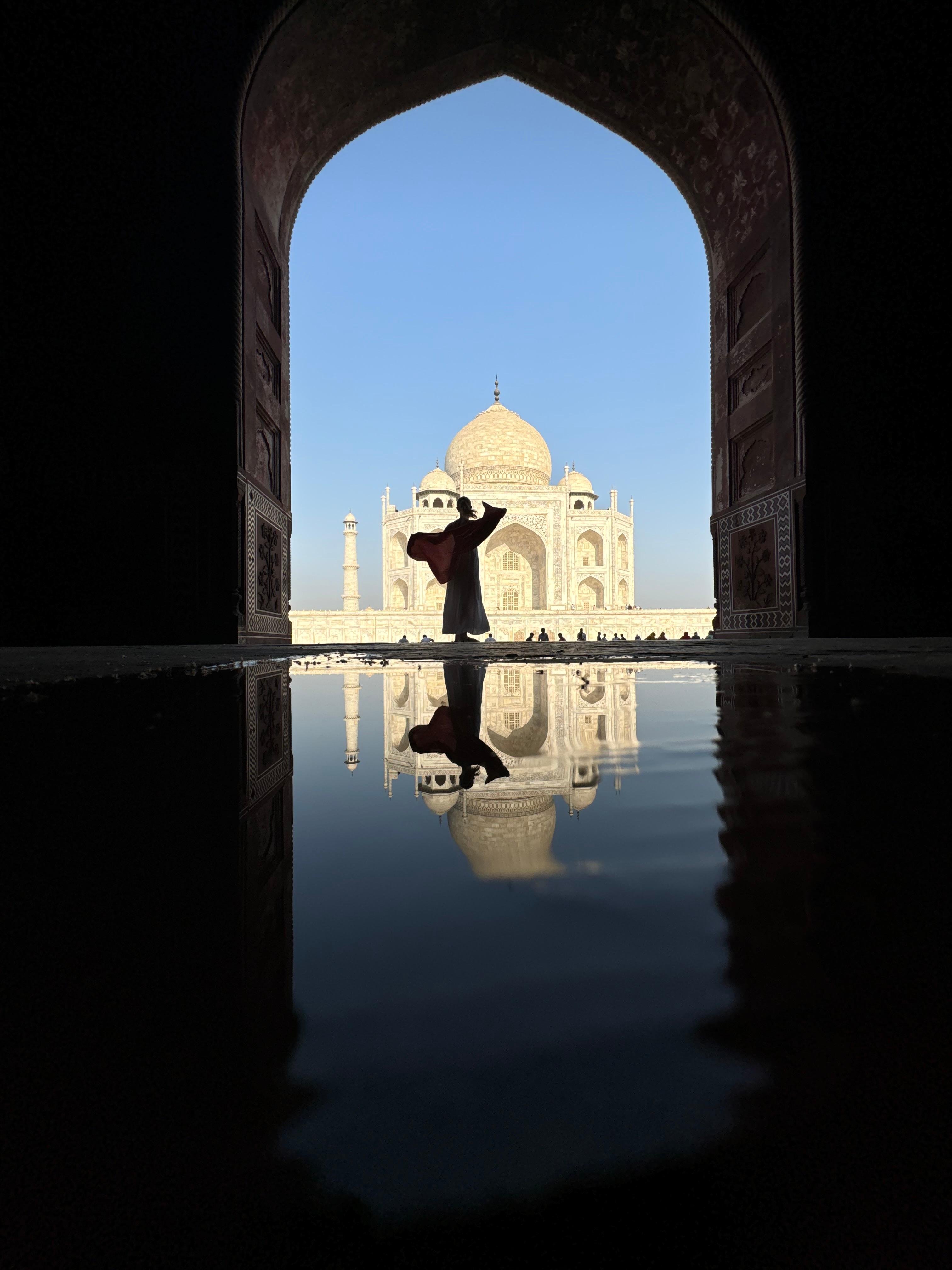 Taj Mahal Sunrise Tour with Express Entry & Local Guide