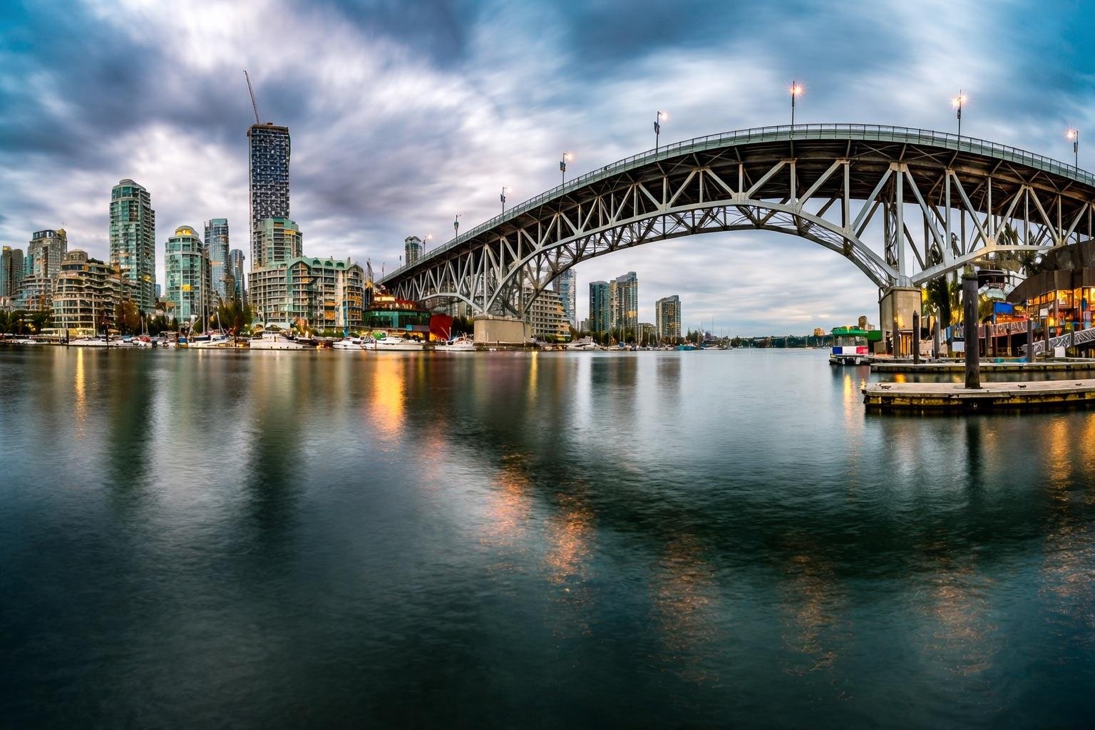 Vancouver & North Shore Scenic Small-Group EV Tour