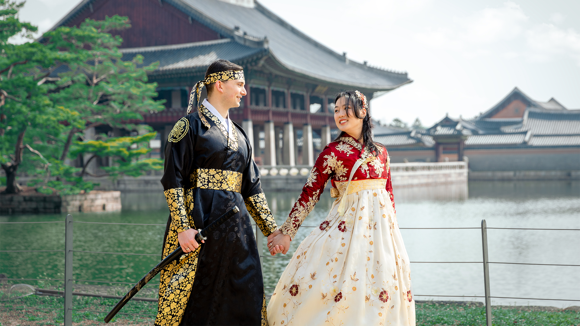 Seoul: Hanbok Rental with Gyeongbokgung Palace Entry — Seoul K-beauty experience photo 13