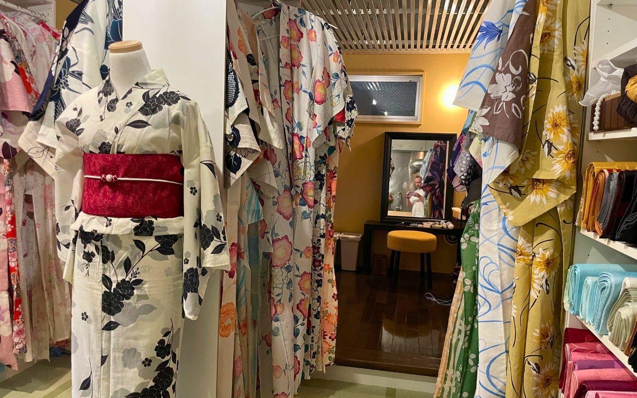 Asakusa Kimono Rental – Full-Day Traditional Dress Experience