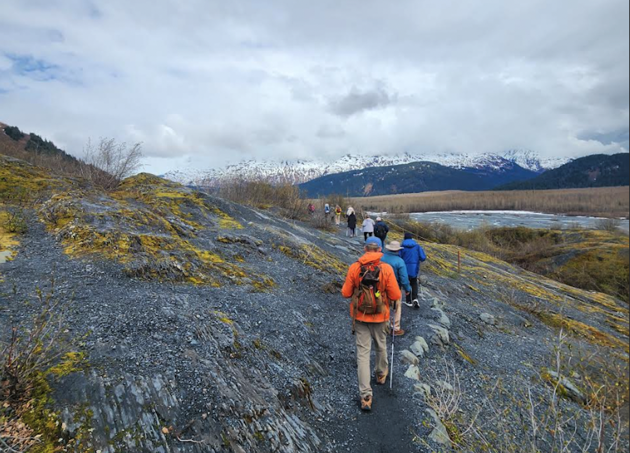 Seward: Bridal Veil Falls Kayak and Exit Glacier Hike Combo