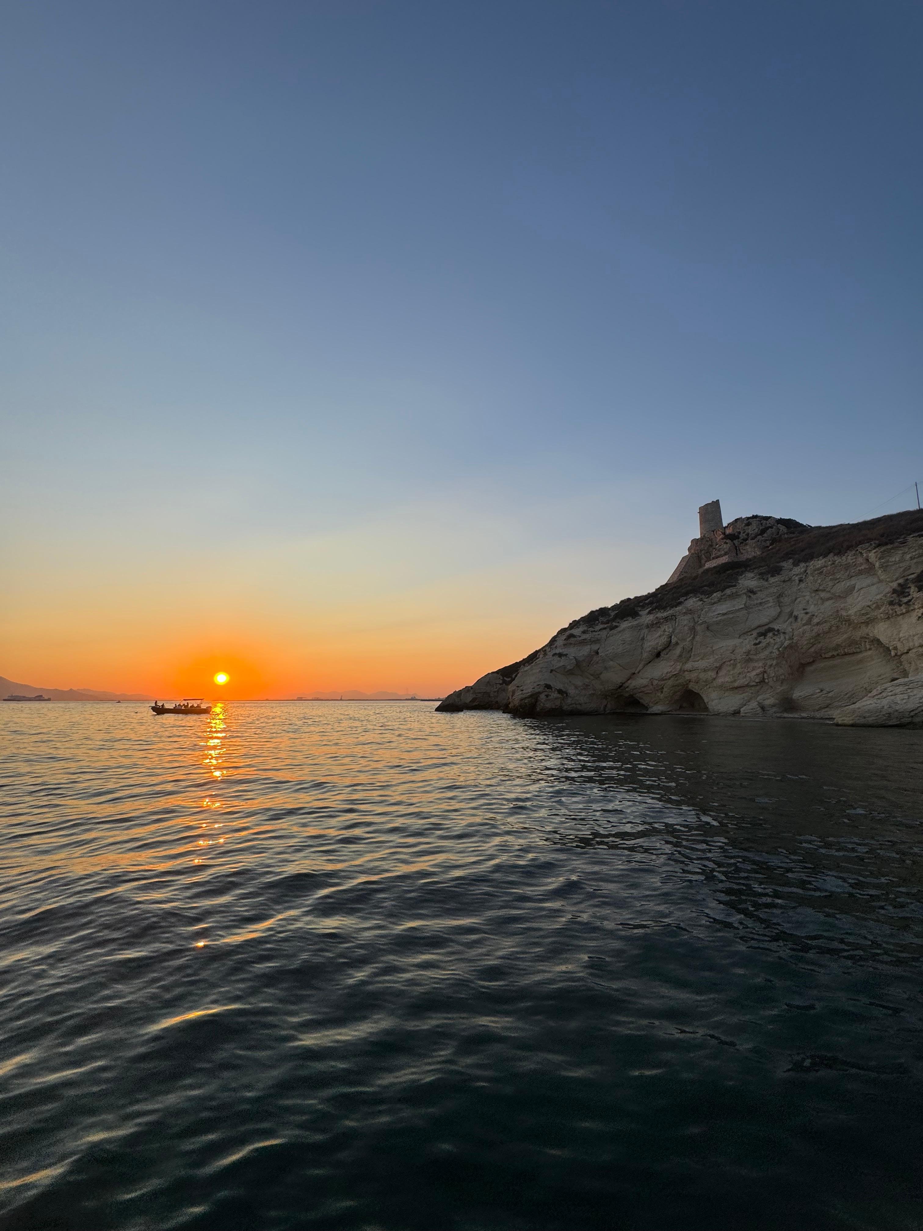 Private Boat Tour to Devil's Saddle with Aperitif