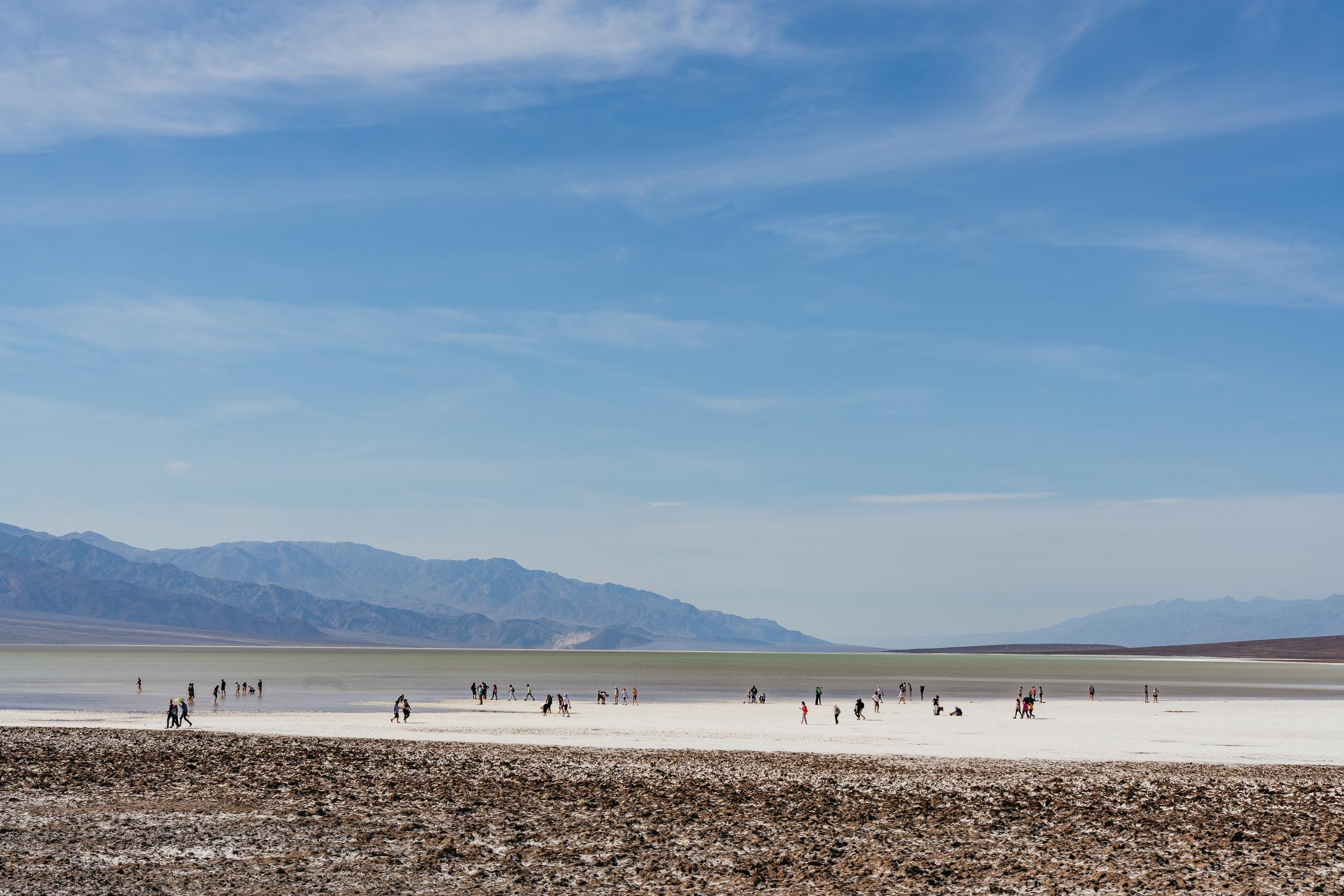 Death Valley national park tour from Las Vegas — Badwater Basin salt flats, Zabriskie Point badlands and Mesquite sand dunes — image 2