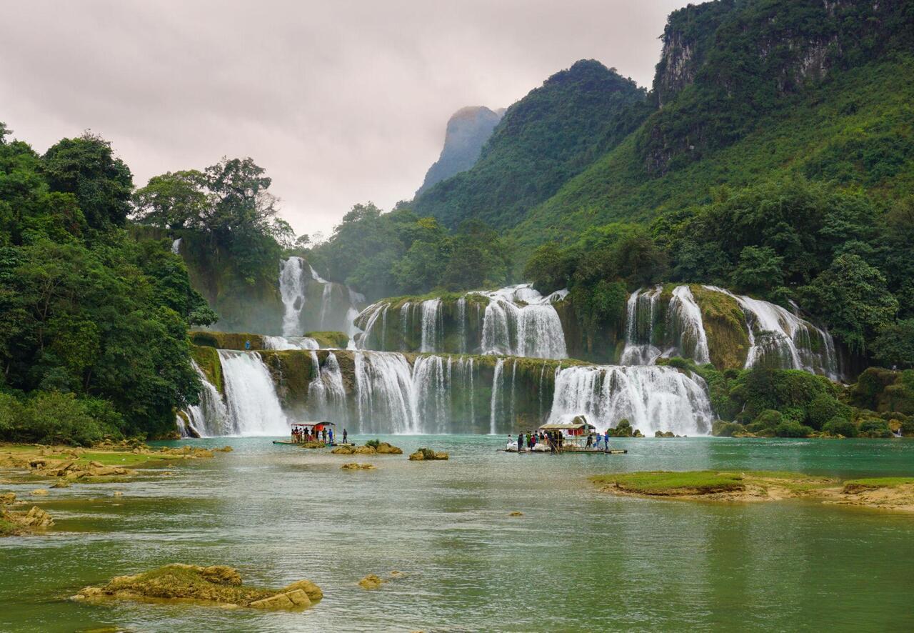 Private 3-Day Cao Bang, Ban Gioc Waterfall & Ba Be Lake Adventure