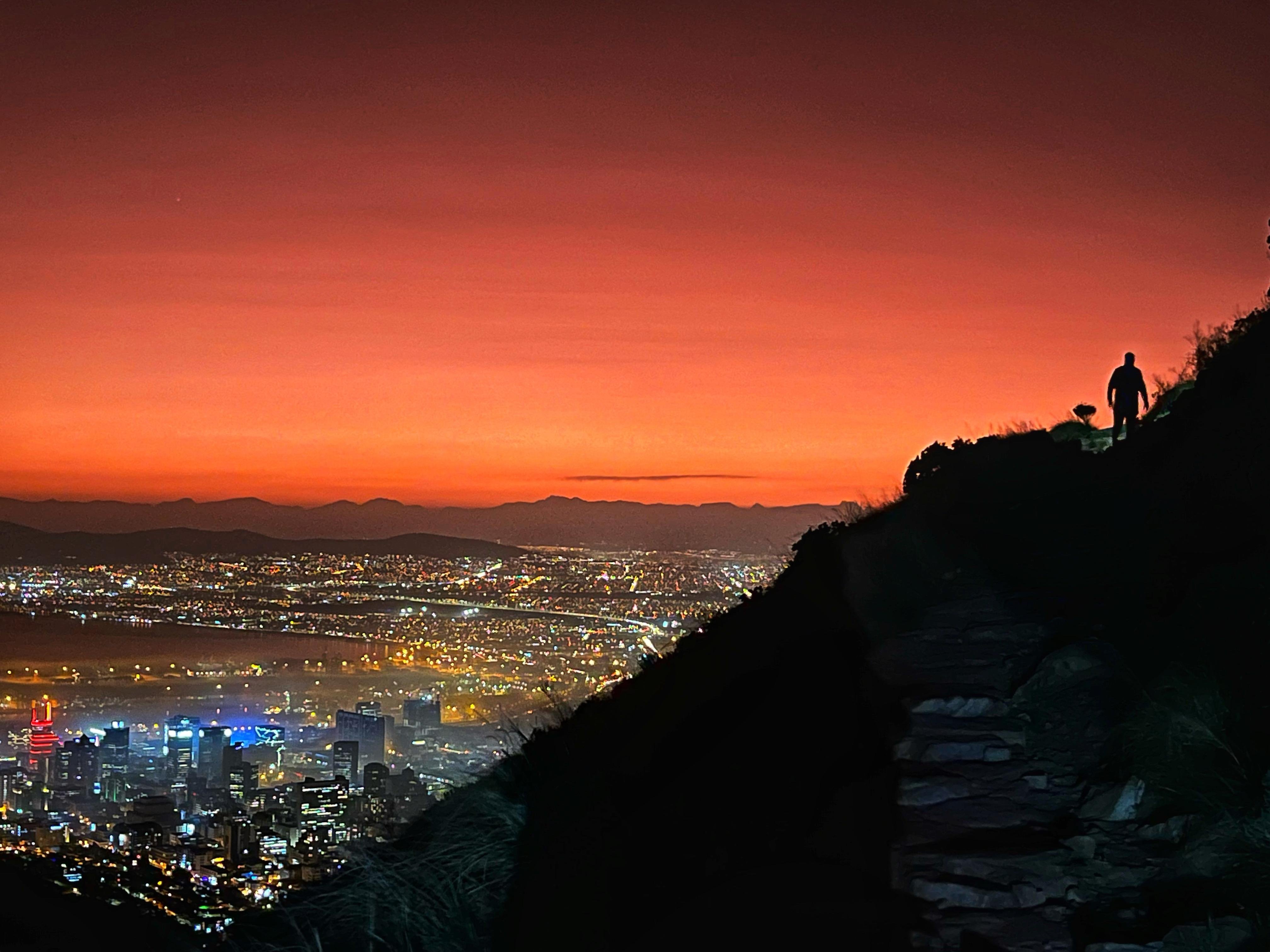 Cape Town: Lion's Head or Table Mountain Guided Hike