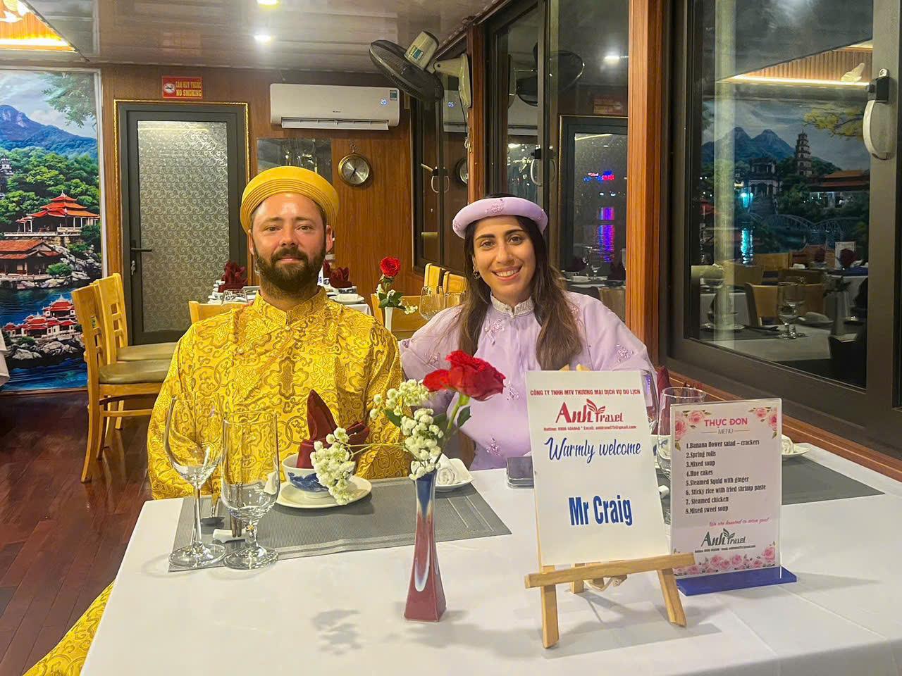 Perfume River Dinner Cruise with Hue Folk Music & Dining