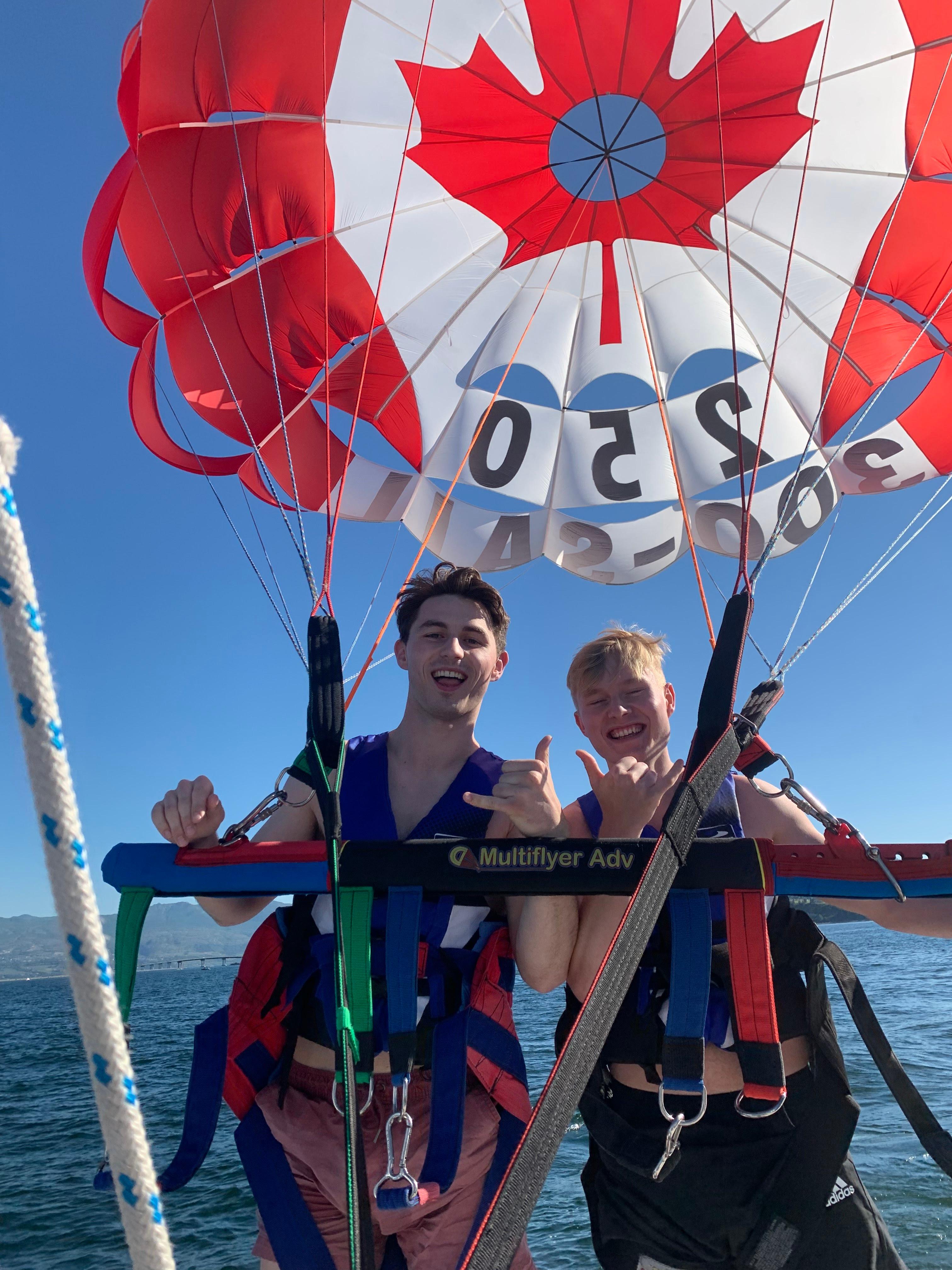 Kelowna Parasailing Adventure with Scenic Boat Cruise
