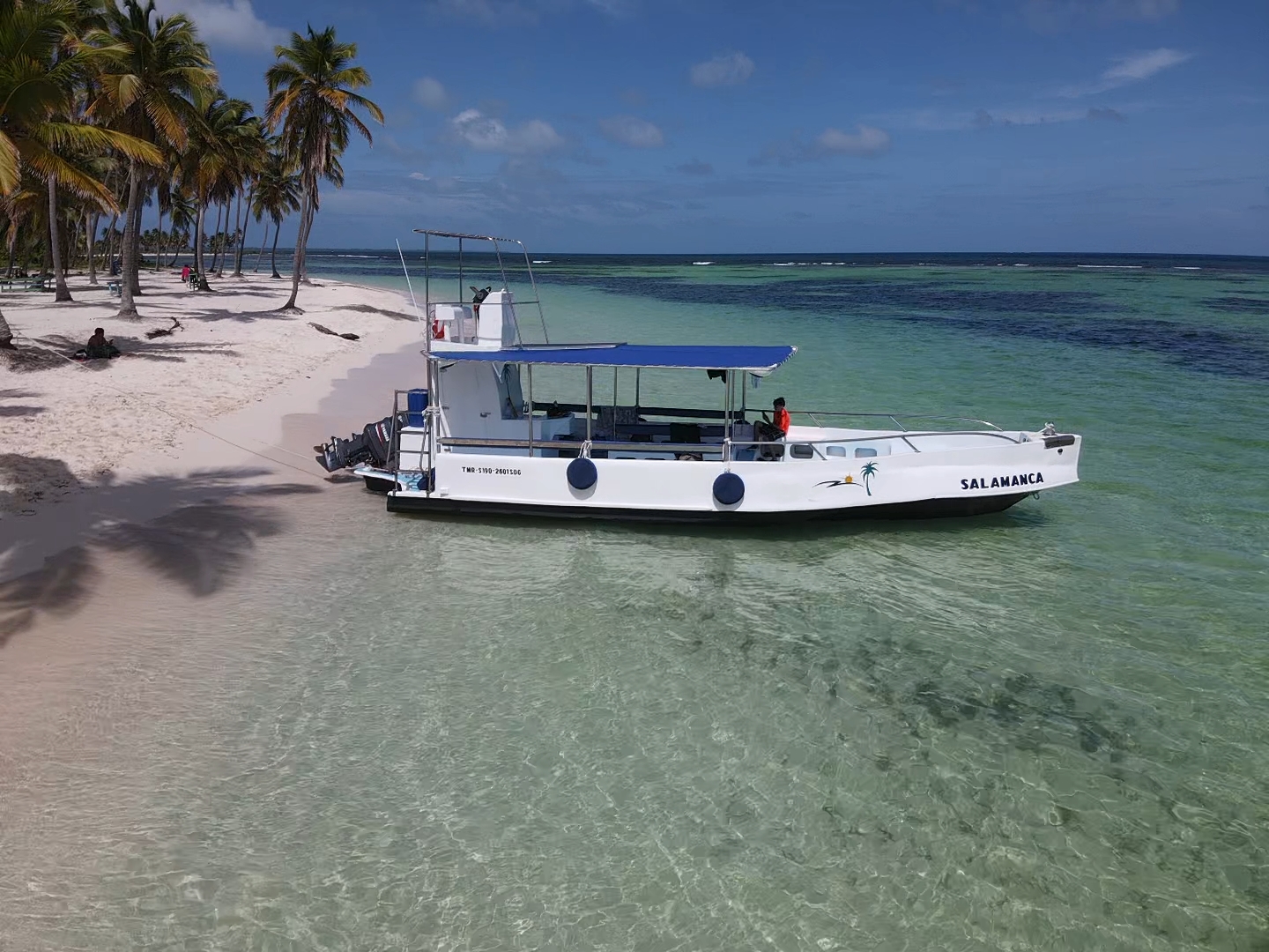 Catalina Island Snorkeling & Chavon River Day Tour from Punta Cana