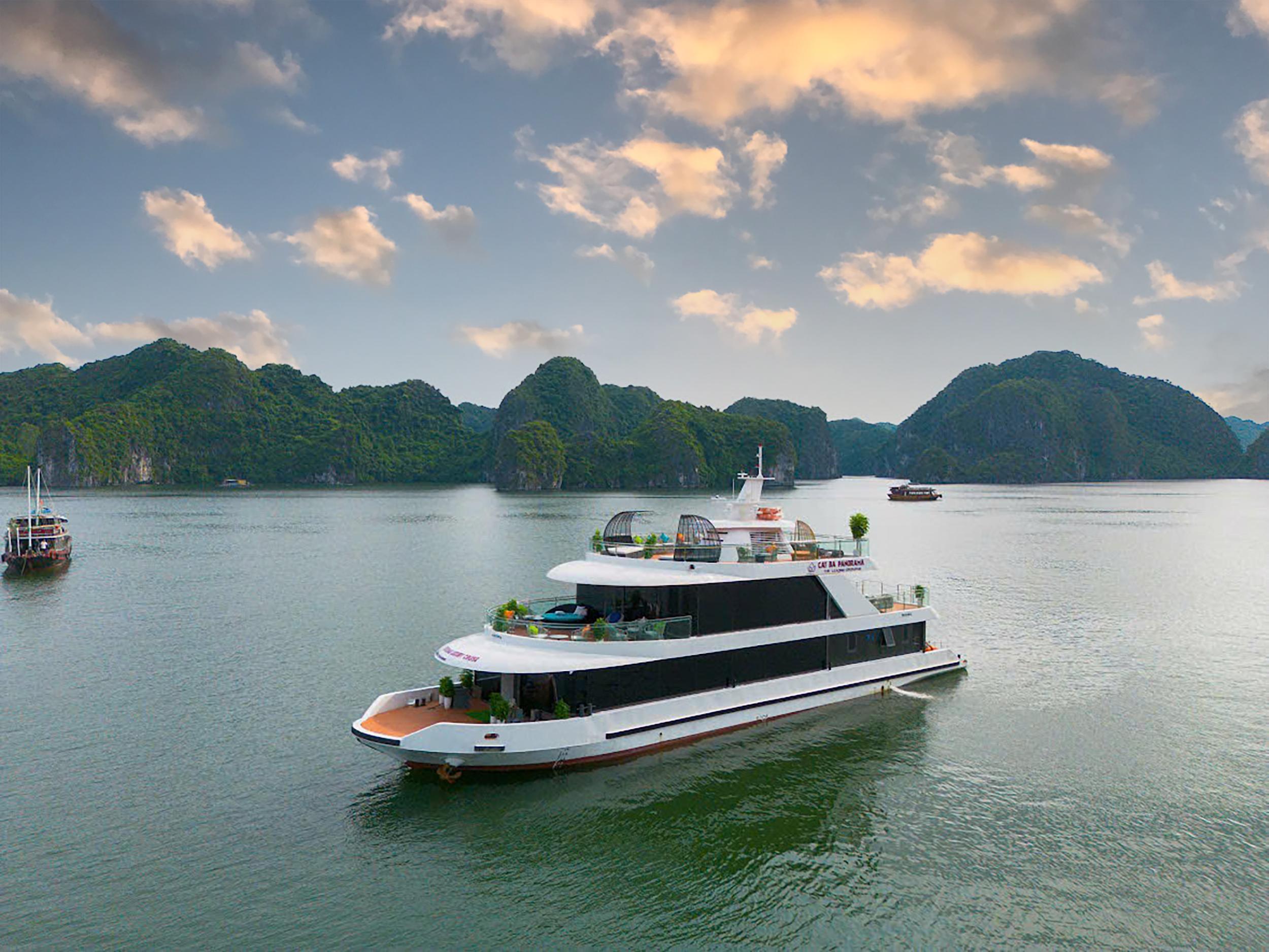 Cat Ba Island: Lan Ha Bay Full-Day with Luxury Cruise - 2026 (Verified Reviews)