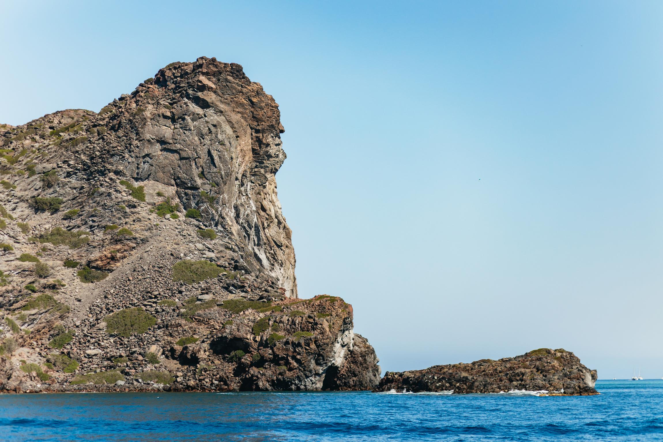 Santorini Luxury Catamaran Day Trip with Meal & Open Bar