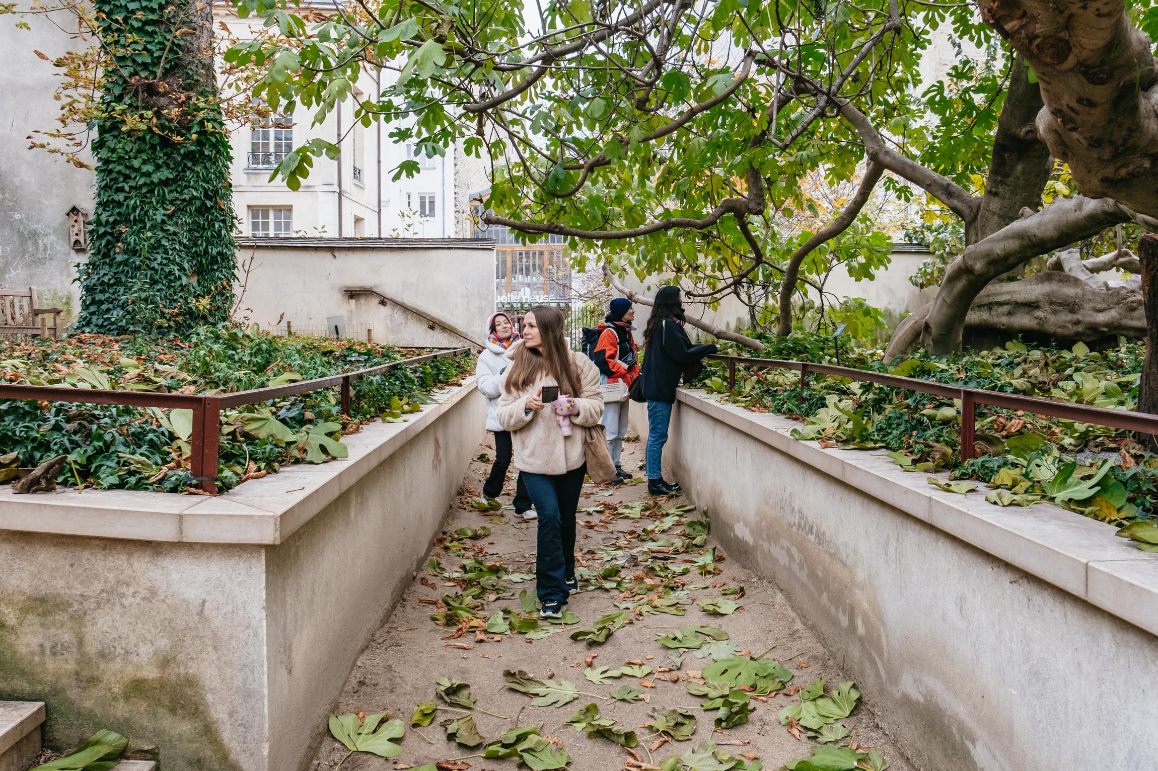 quarter tour in Paris — photo 12