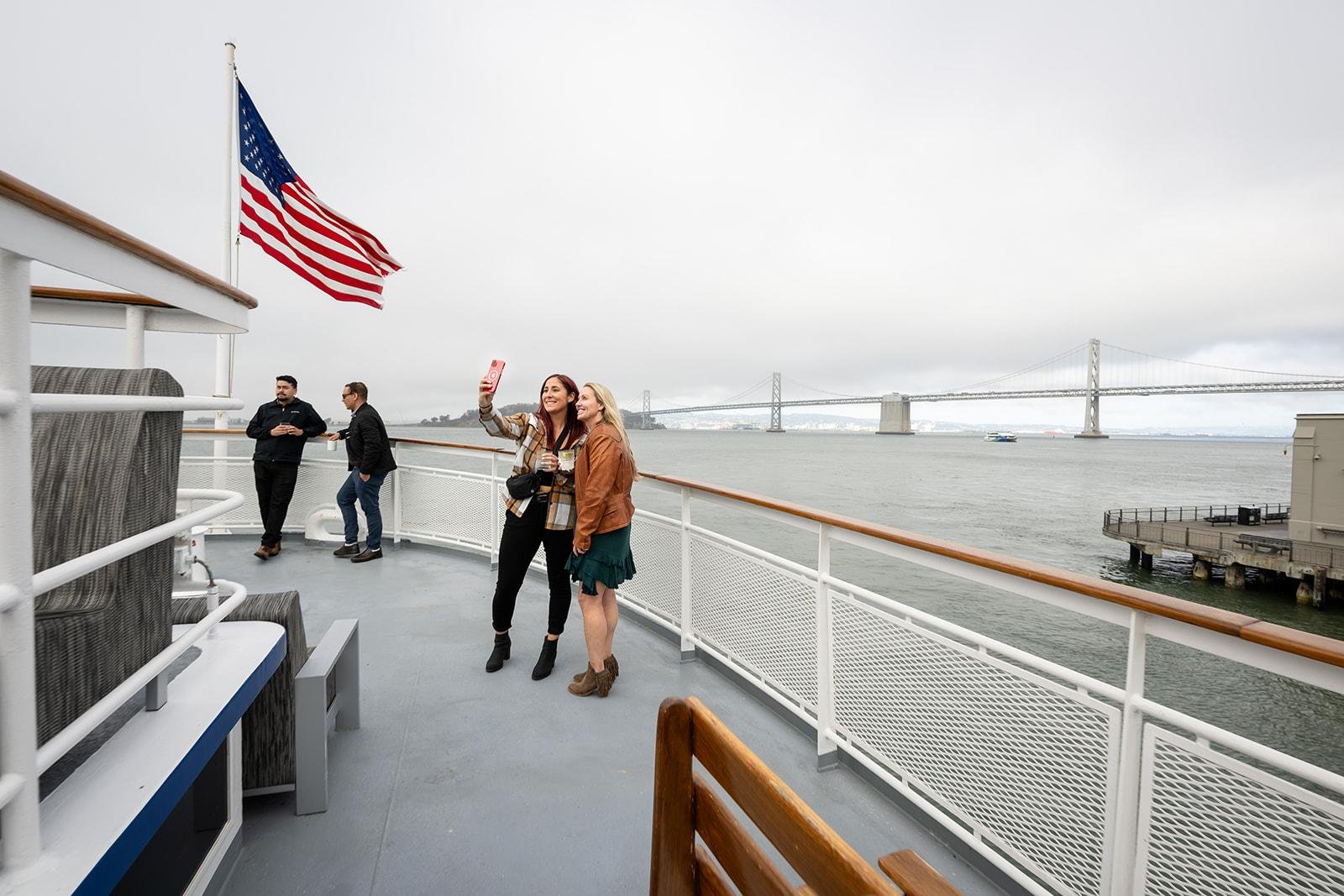 San Francisco: Premier Bay Brunch or Dinner Cruise