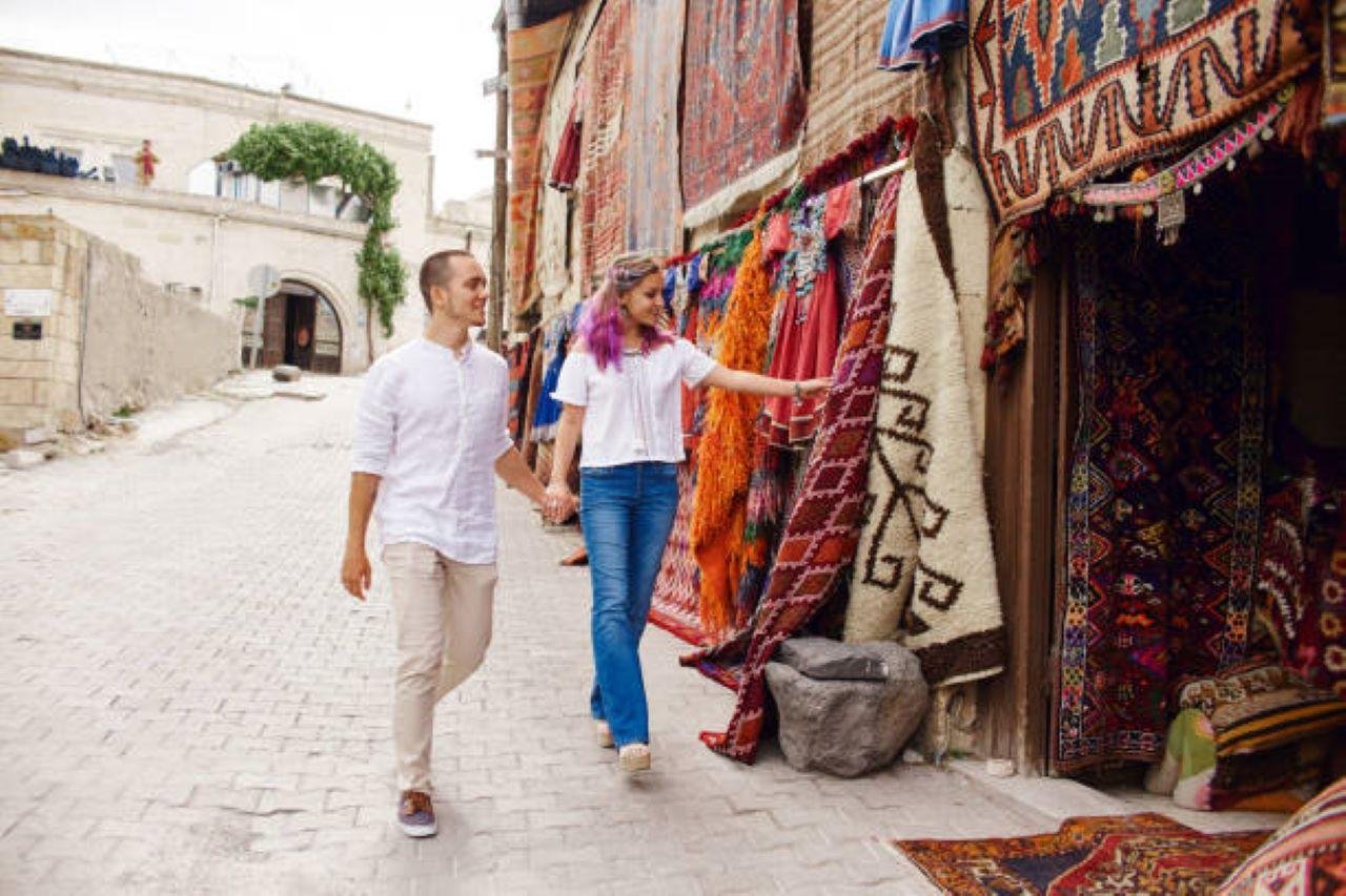 Delhi Personal Shopping Tour with Local Female Expert