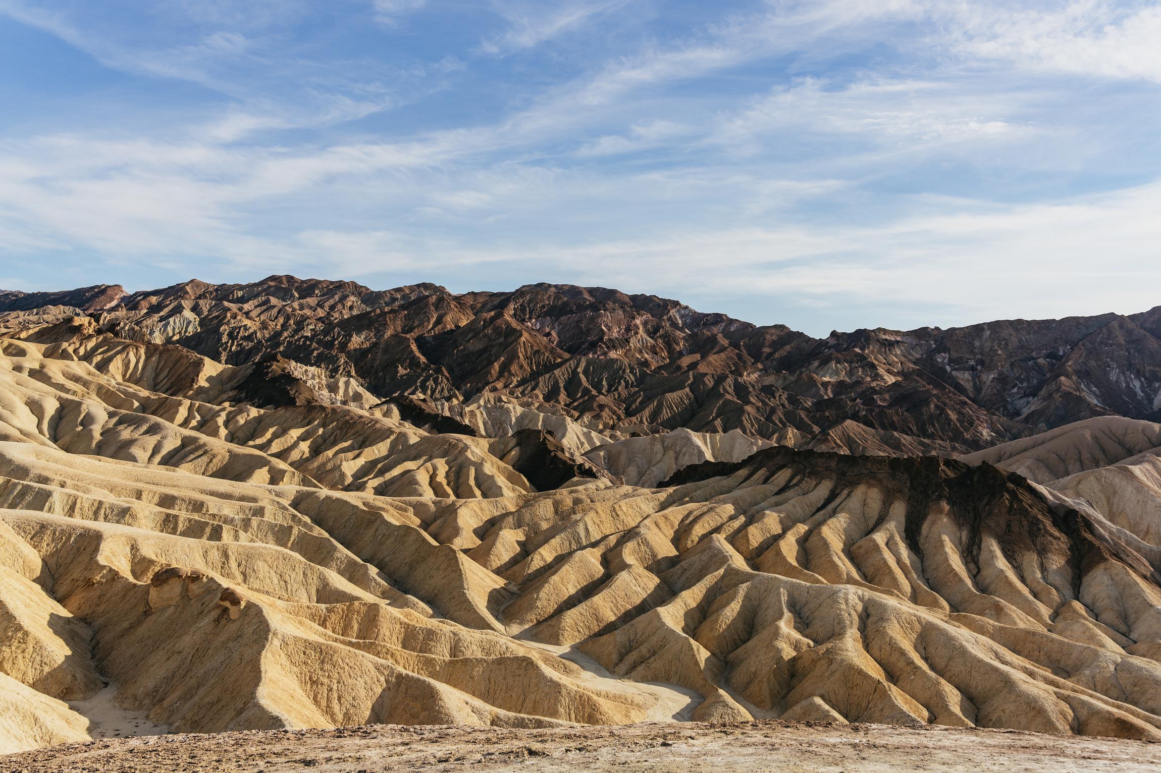 Death Valley national park tour from Las Vegas — Badwater Basin salt flats, Zabriskie Point badlands and Mesquite sand dunes — image 14