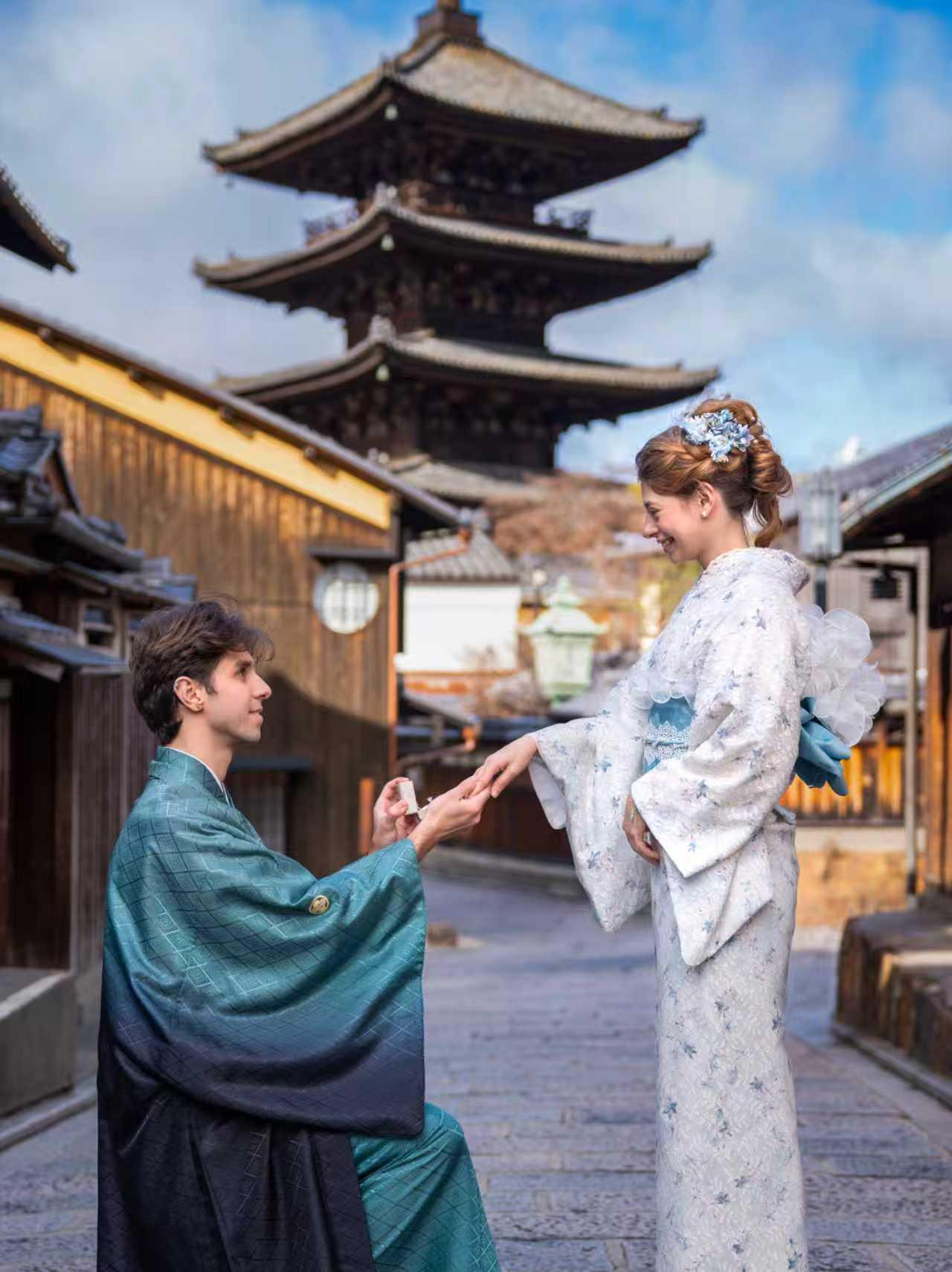 Kyoto Kimono Rental with Hairstyling & Accessories
