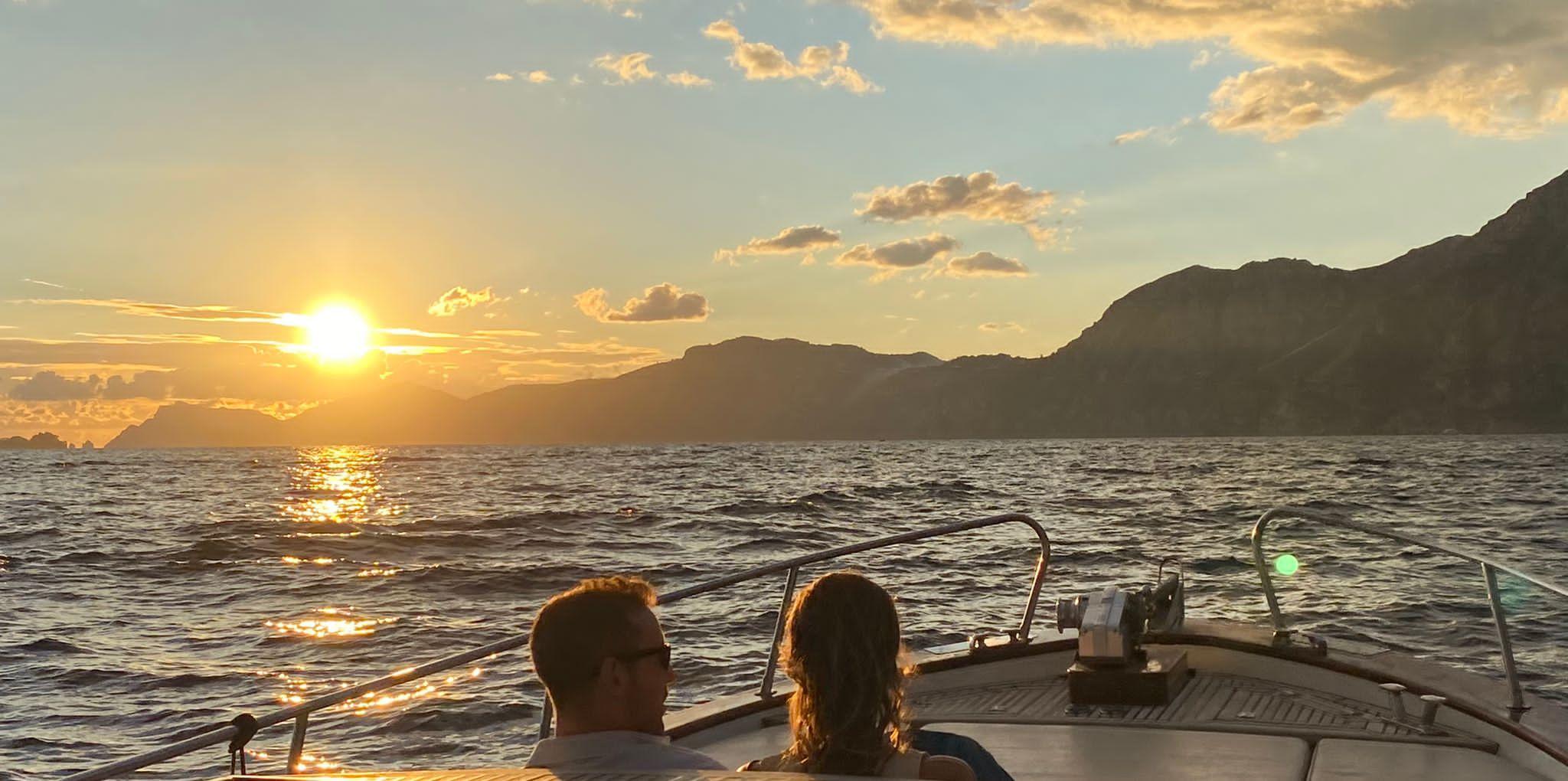 Amalfi Coast Sunset Boat Tour from Positano with Prosecco