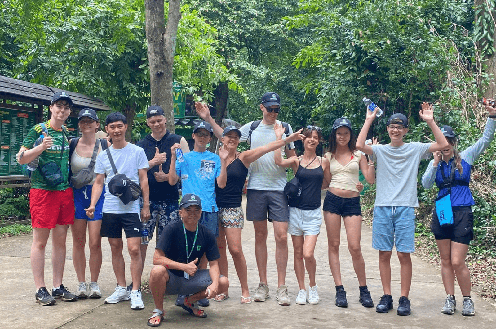Phong Nha Cave boat tour Son River dragon boat and Paradise Cave karst — image 77