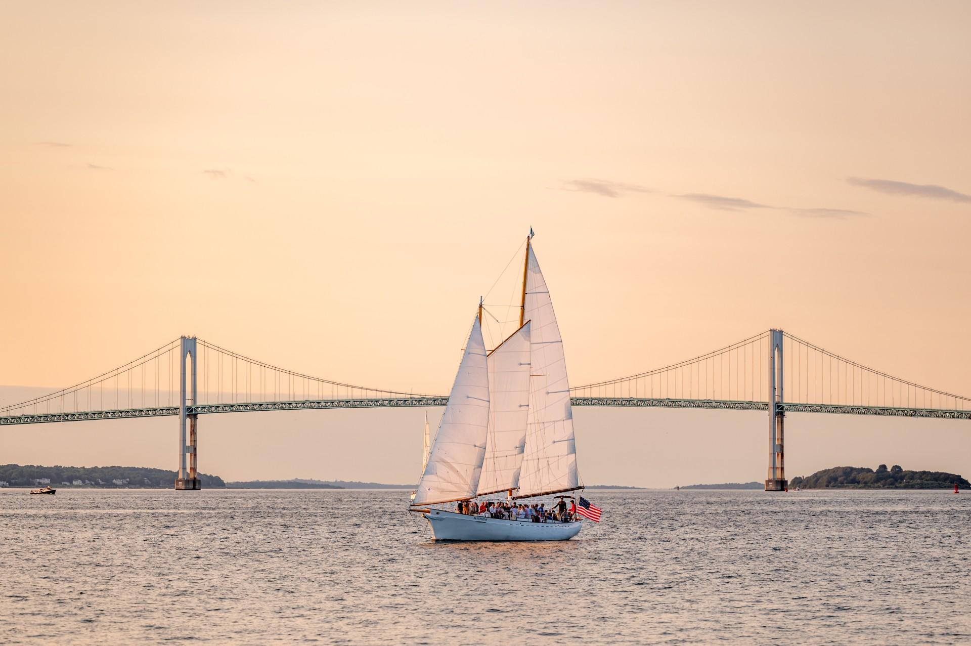 Crociera al tramonto a Newport a bordo della goletta Madeleine