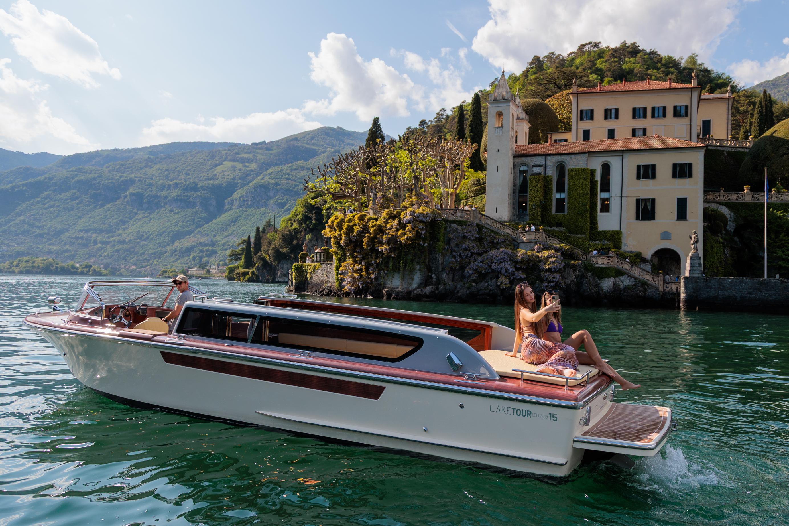 Private Luxury Boat Tour of Lake Como with Stops & Drinks