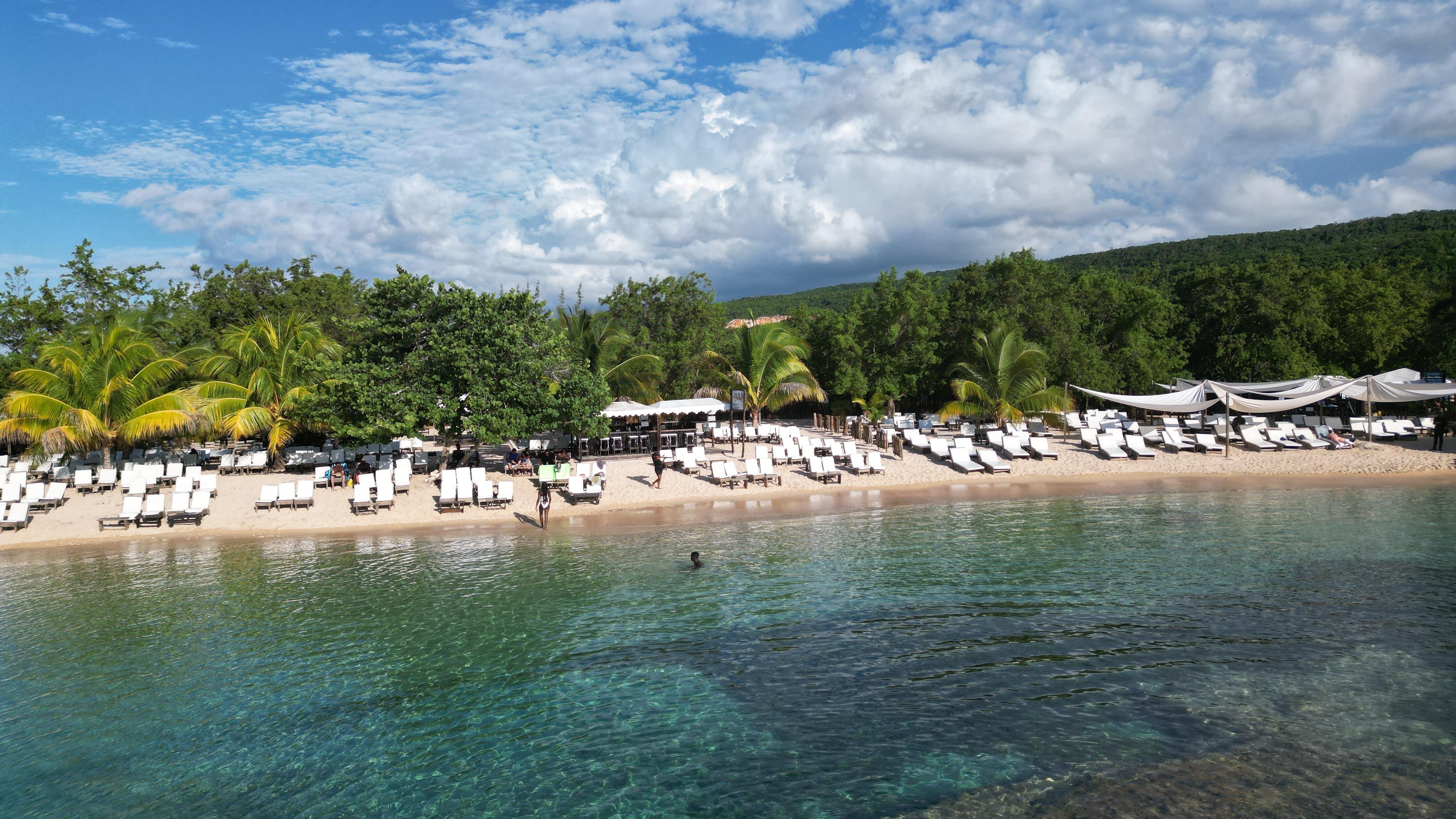 Ocho Rios River Tubing & Bamboo Beach Club VIP Day