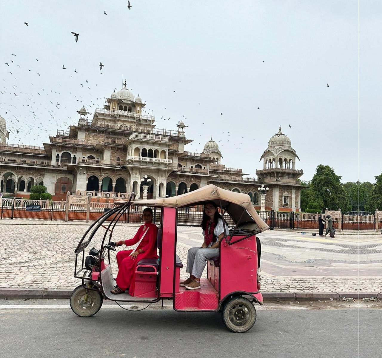 Jaipur Private City Tour by Women-Driven E-Rickshaw