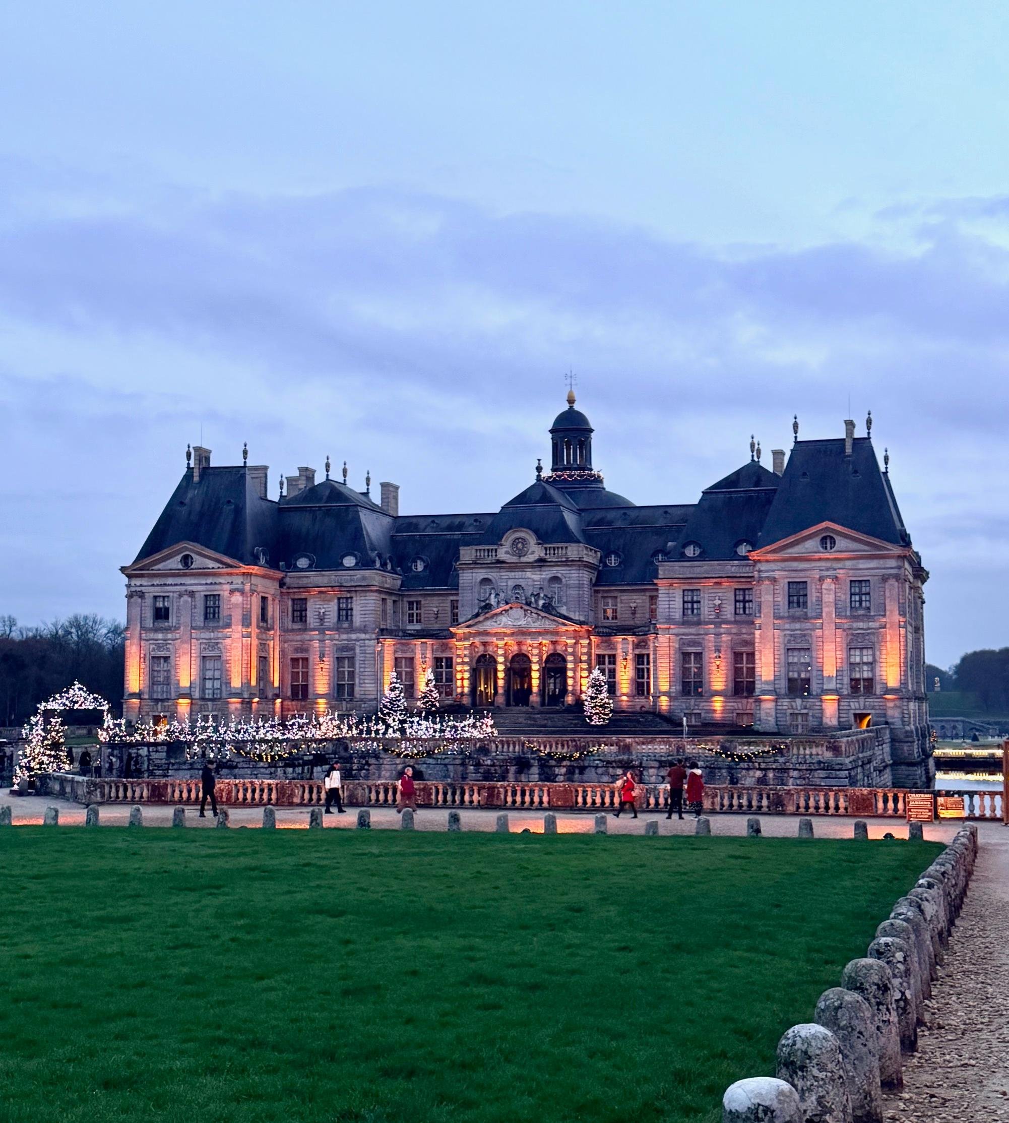 Christmas at Two Royal Châteaux: Fontainebleau & Vaux-le-Vicomte
