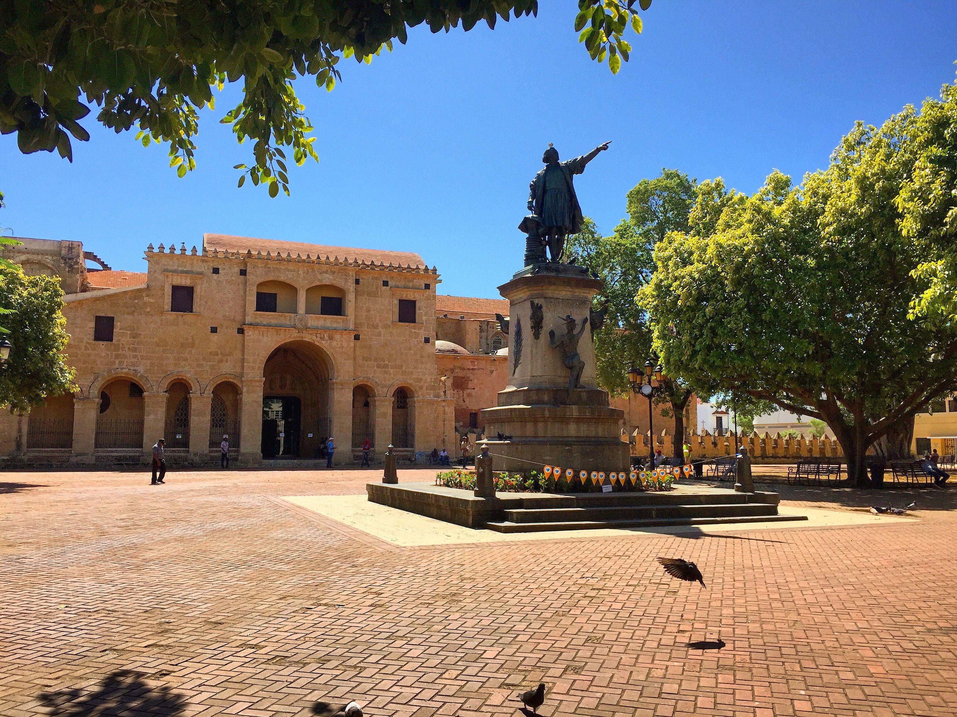 Santo Domingo Cultural Highlights & Cable Car Tour