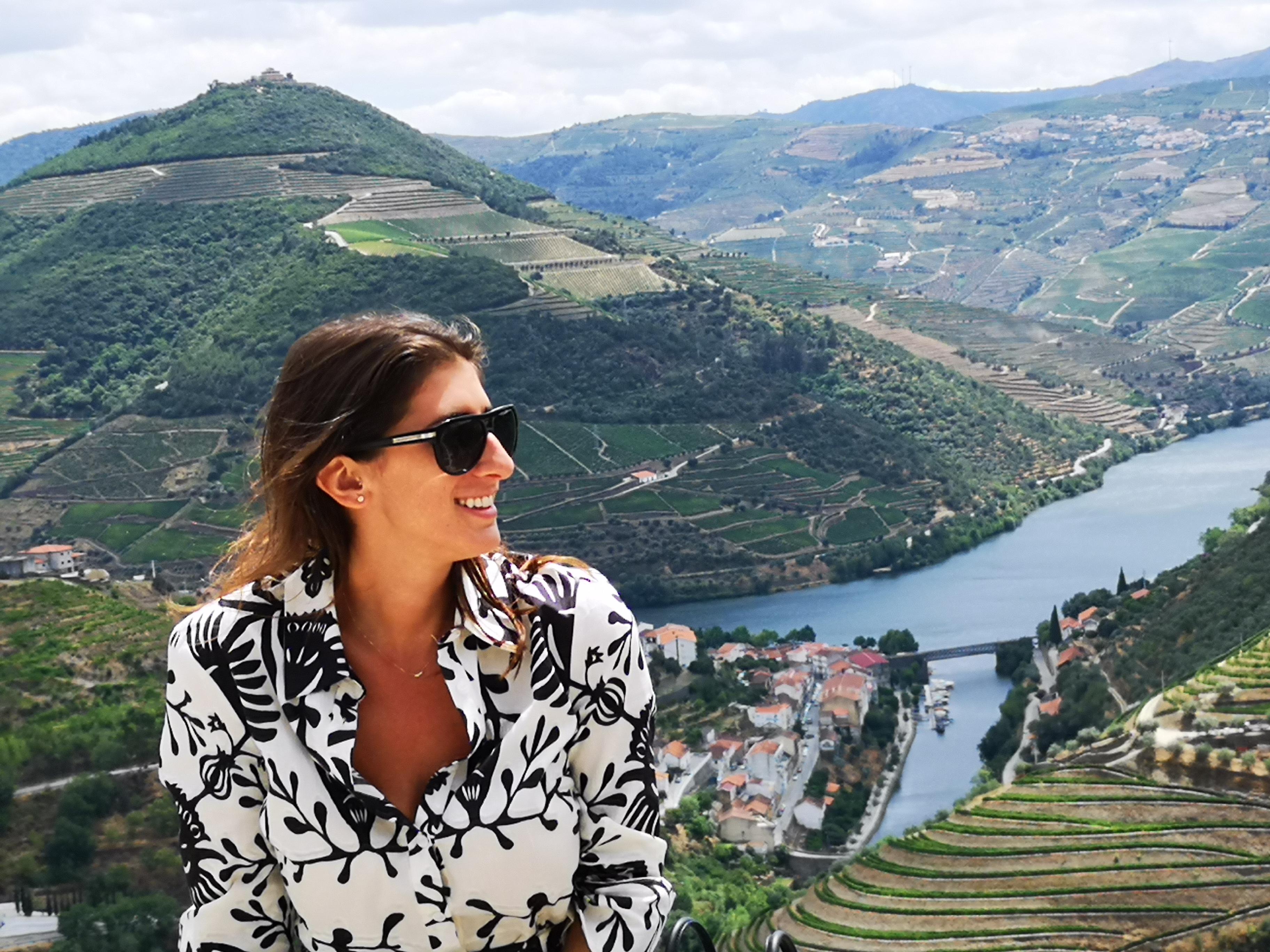 Porto: Douro Valley & Vinho Verde Day Tour with Tastings, Lunch & Boat Cruise