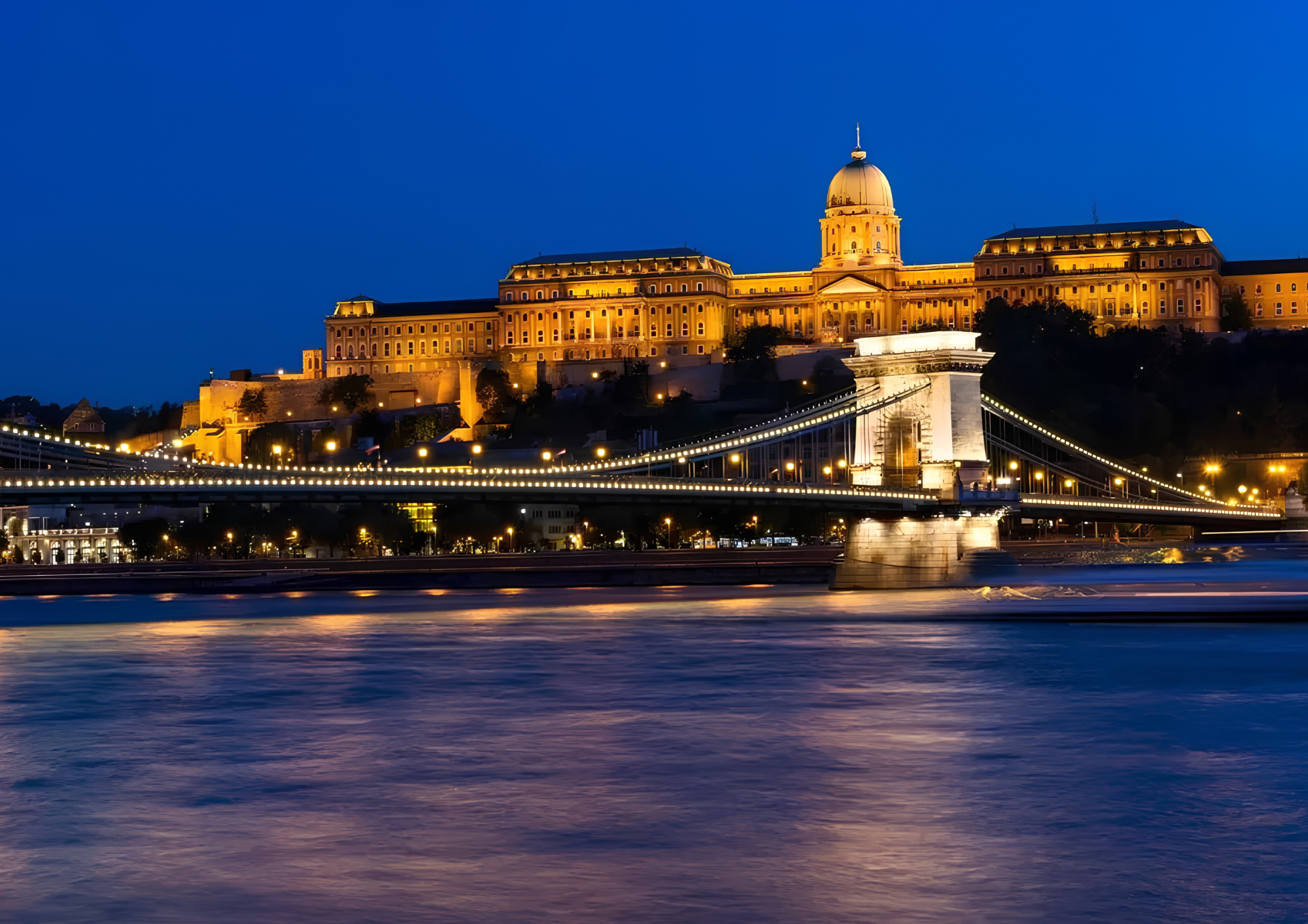 Budapest river cruise on the Danube — Parliament, Chain Bridge and Buda Castle — image 33