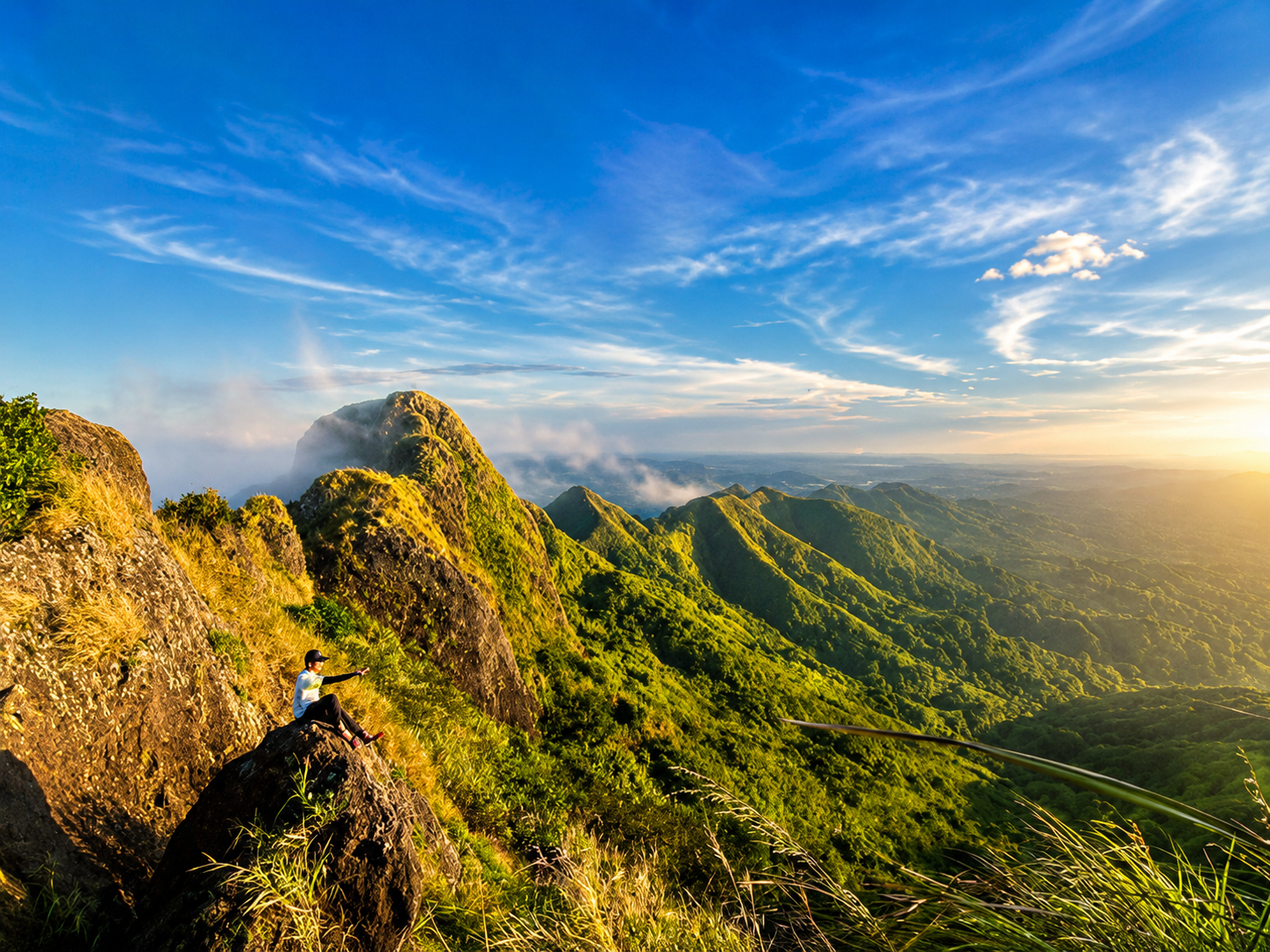 Private Mt. Batulao Day Hike with Optional Tagaytay Stop