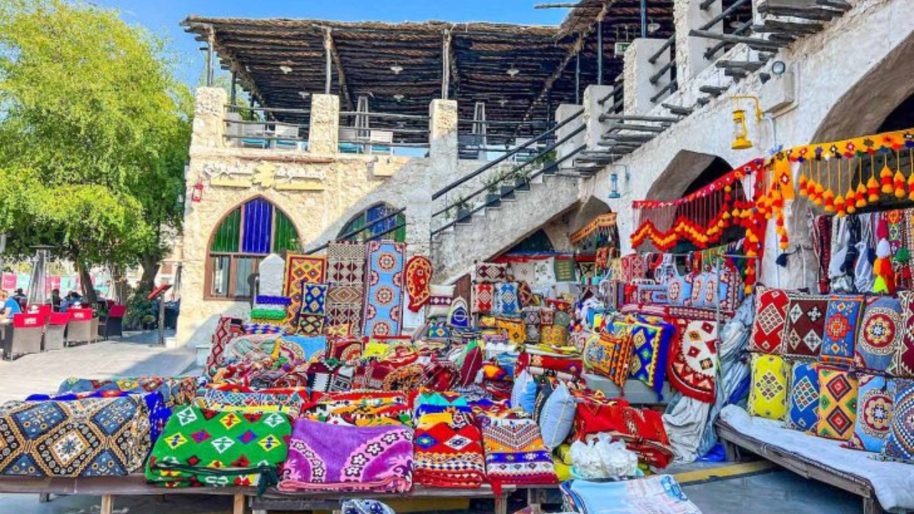 Doha Private Highlights Tour & Traditional Dhow Cruise