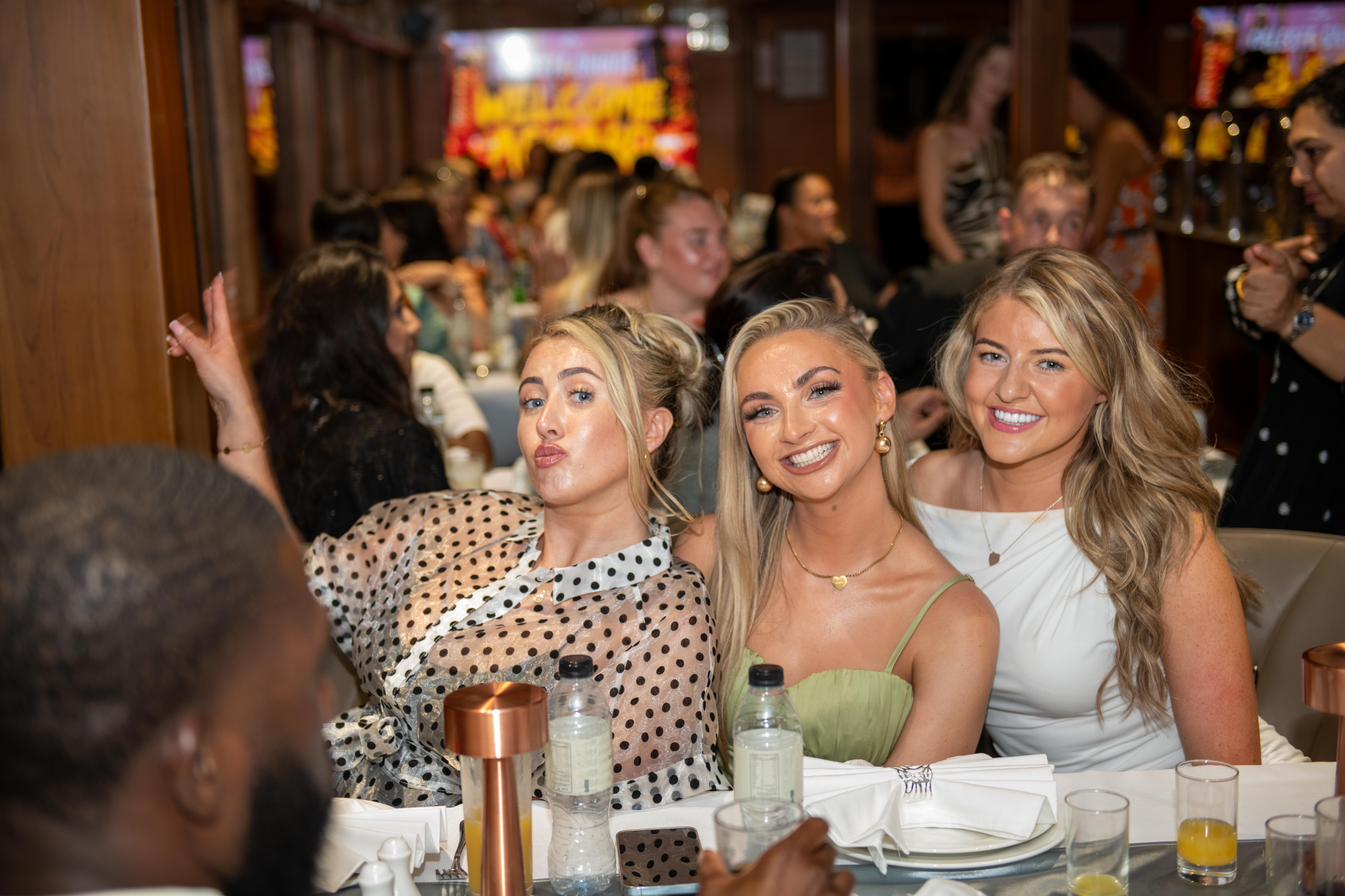 Dubai Marina Luxury Dinner Cruise with Live Entertainment & Open Bar