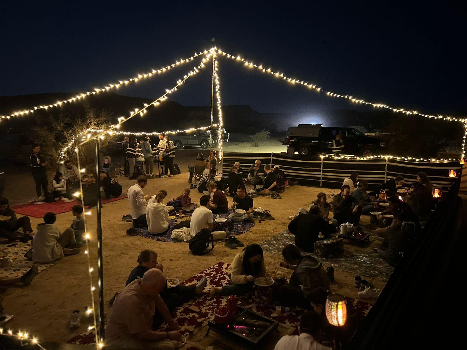Riyadh Desert Expedition: Edge of the World, Camels & Stargazing