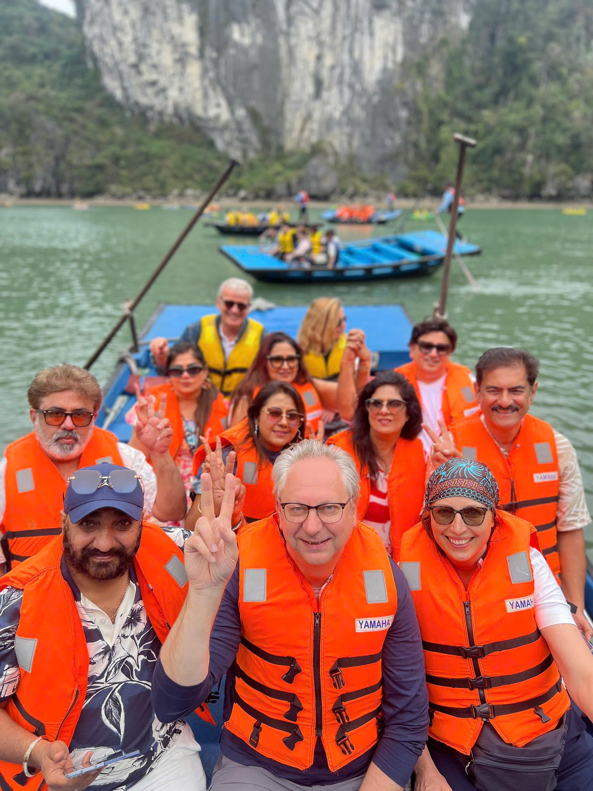 2-Day Lan Ha & Ha Long Bay Luxury Cruise with Free Hanoi Transfer