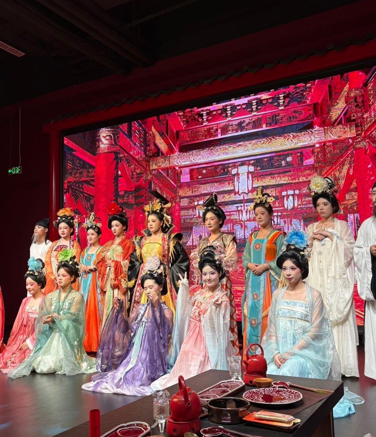 Luoyang: Imperial Tang Dynasty Banquet & Costume Experience